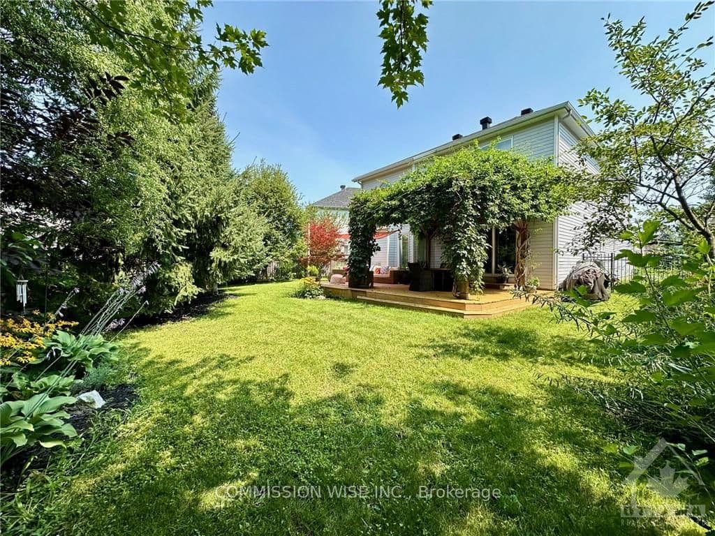 114 STRATHCARRON Crescent photo 26
