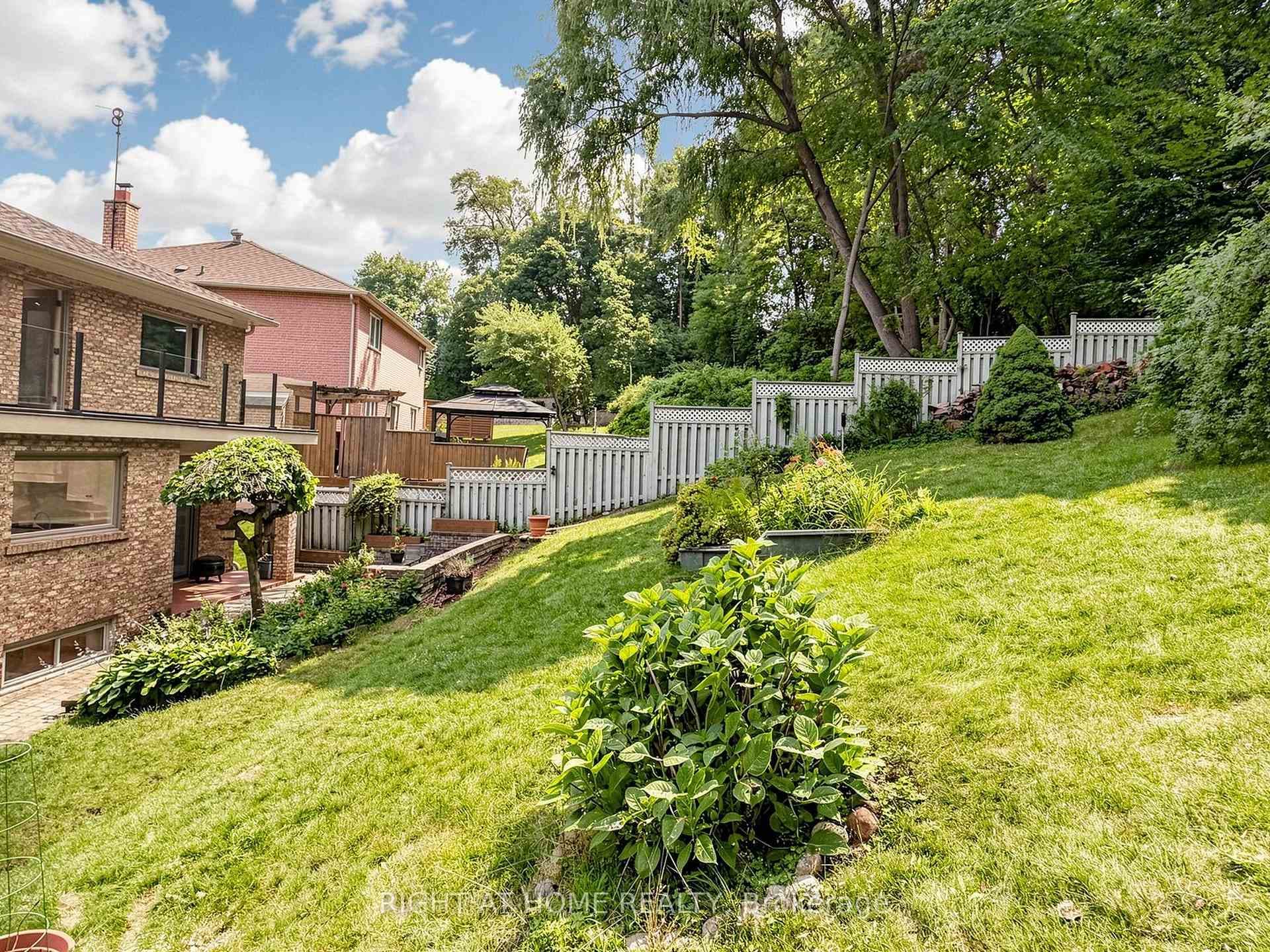 67 Bonnyview Drive photo 42