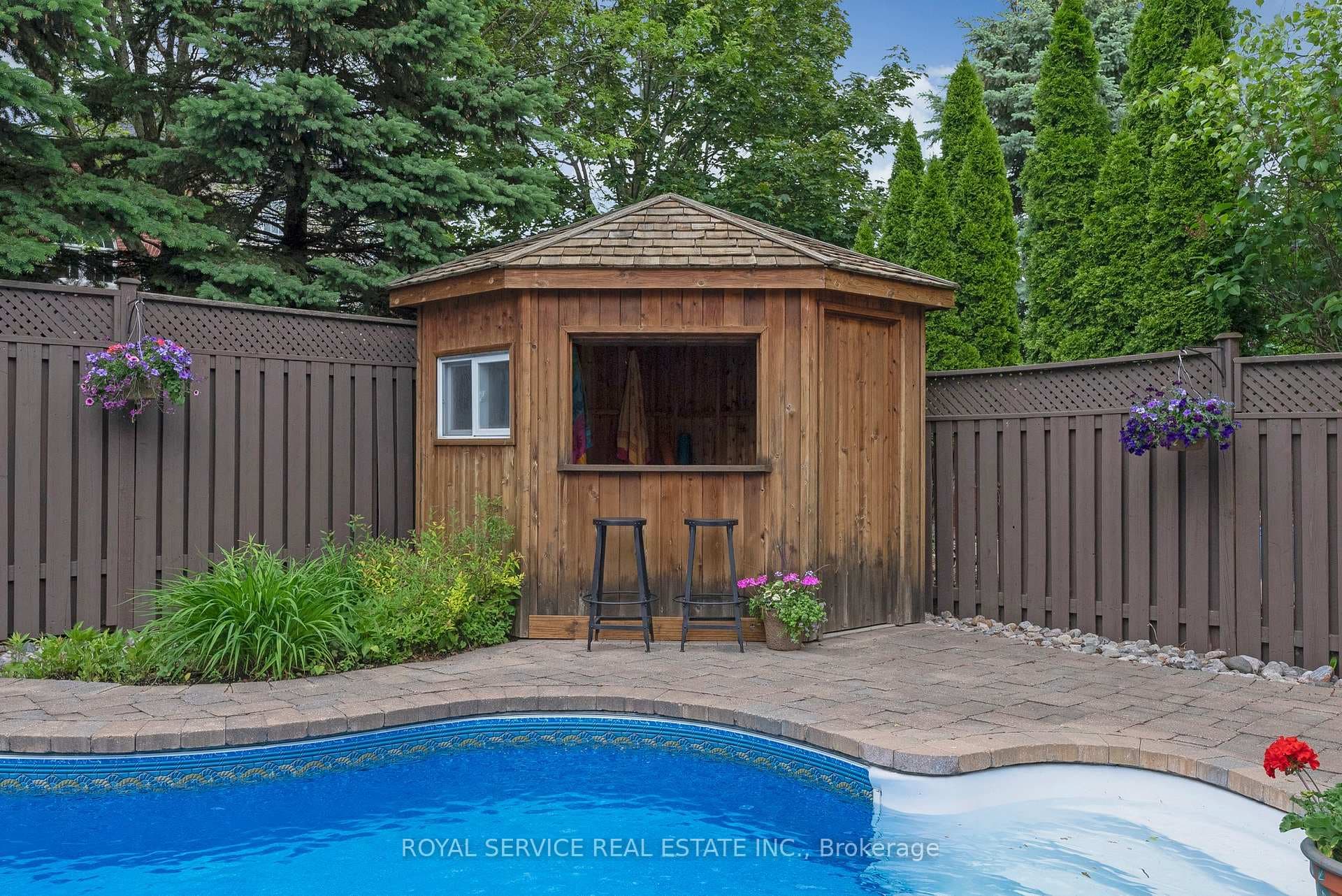 6 Medland Avenue photo 39