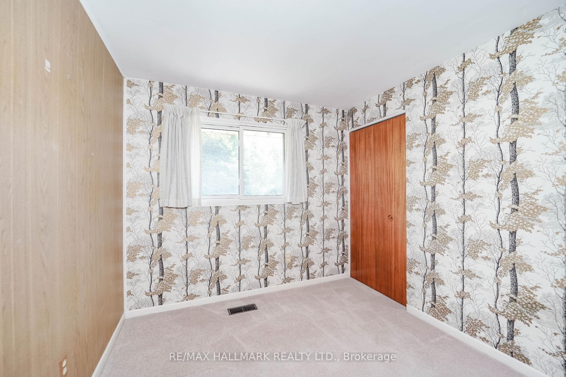 14 Castledene Crescent photo 25