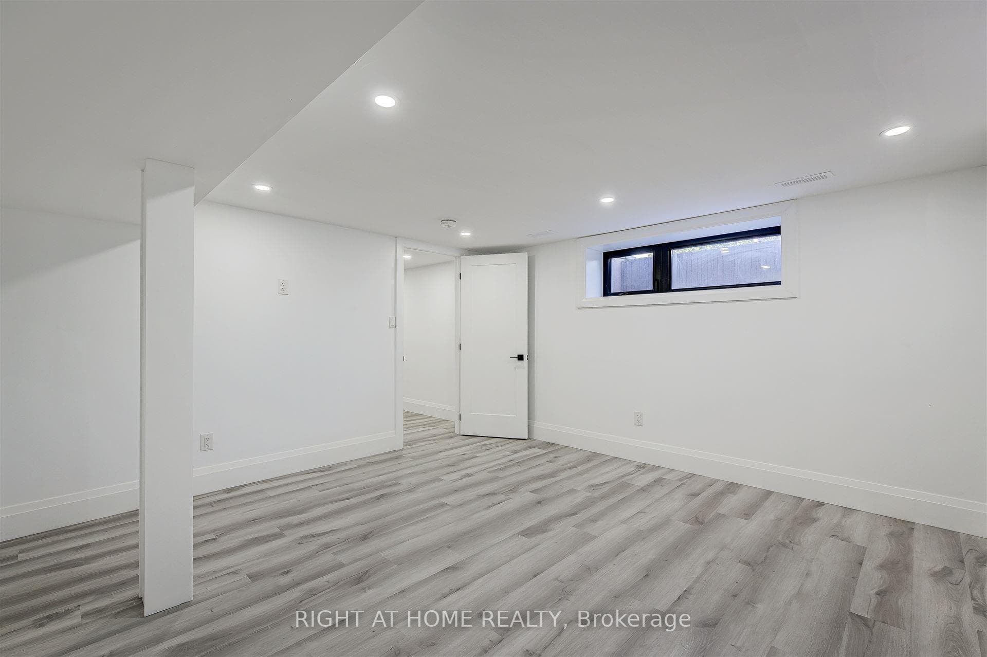 161 Treverton Drive photo 14