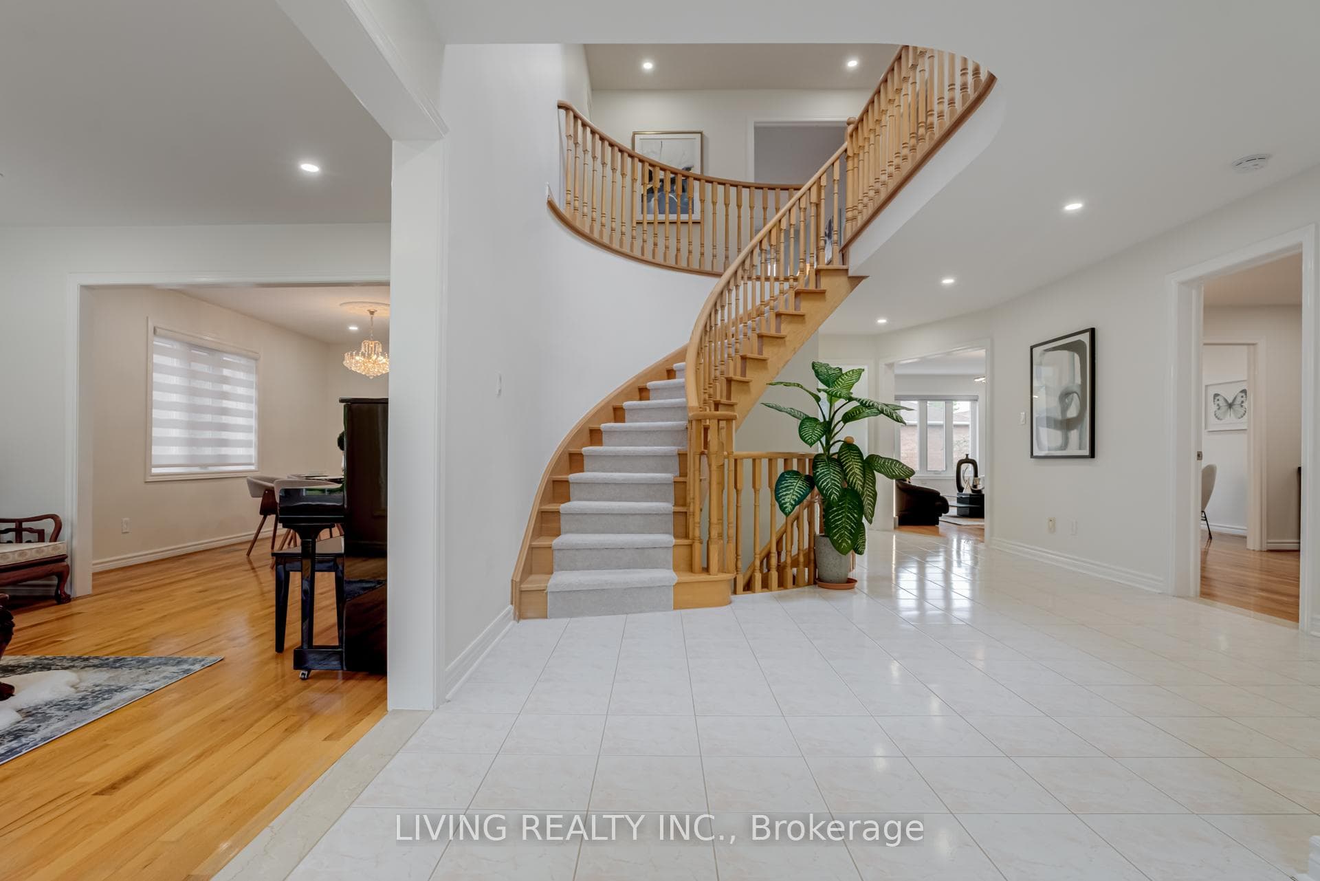204 Valleymede Drive photo 4