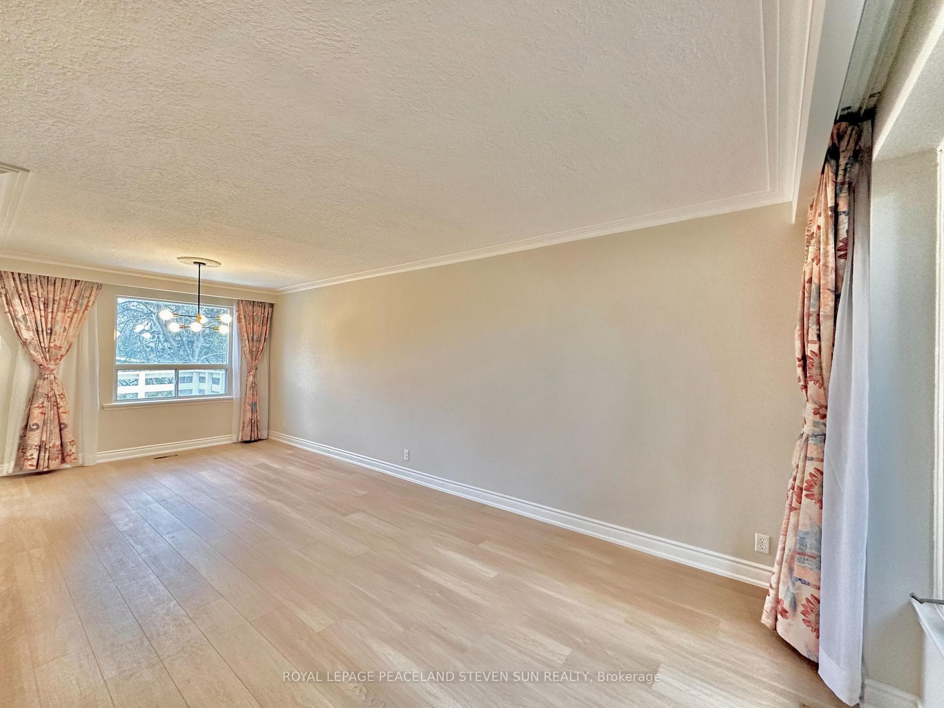 4 Wetherfield Place photo 4