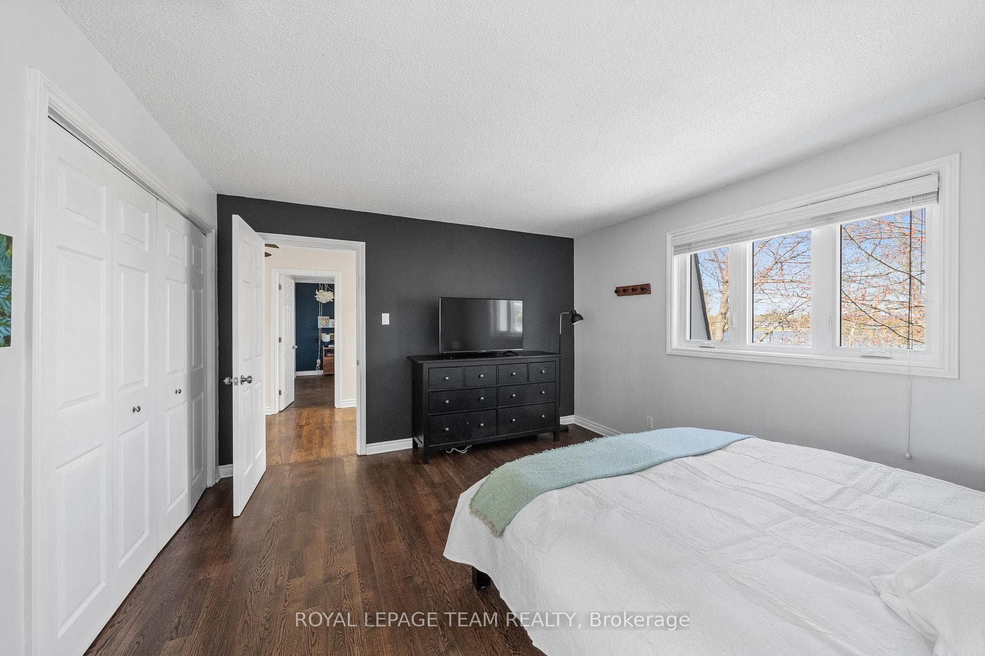 1081 Boucher Crescent photo 24