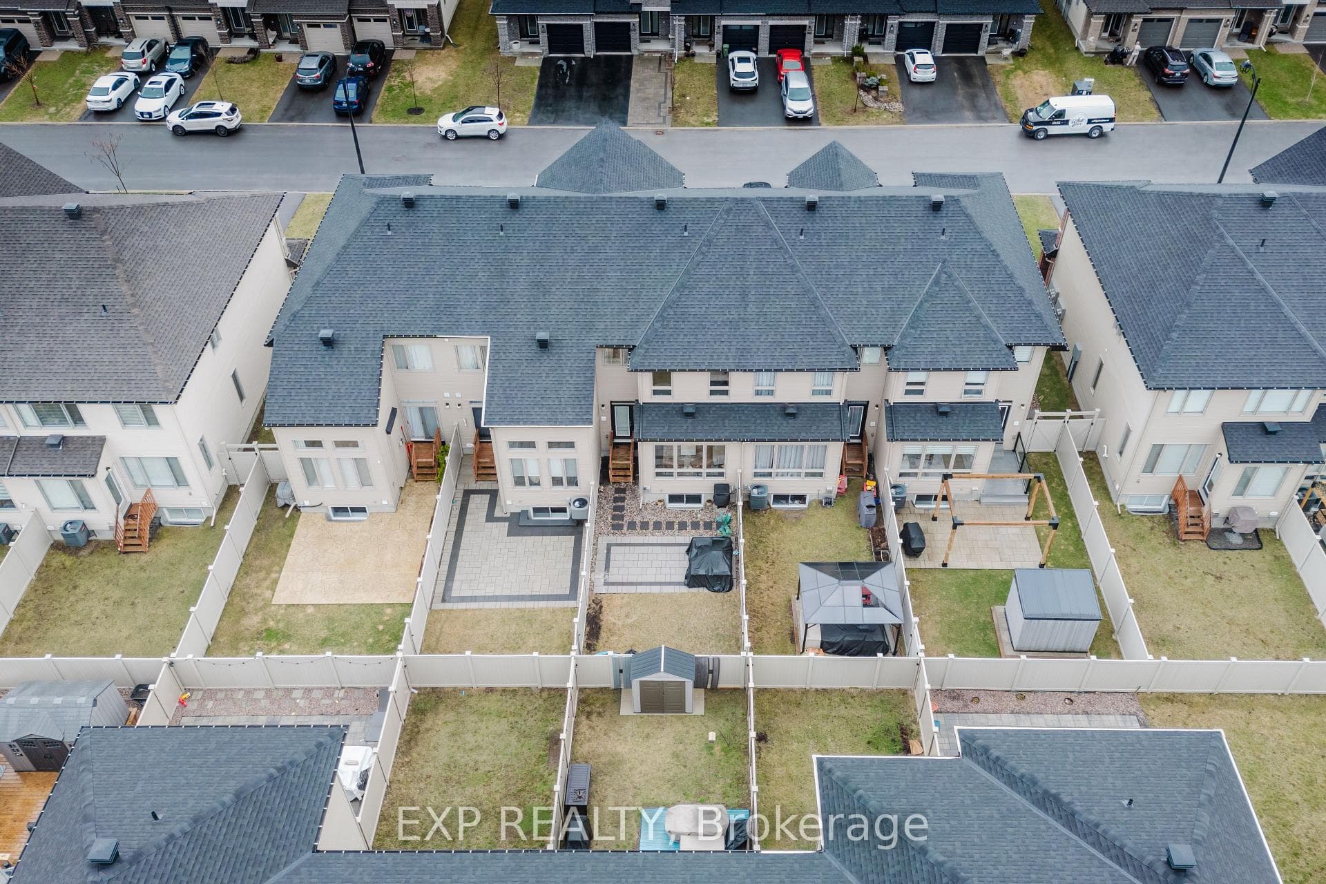 771 CAIRN Crescent photo 35