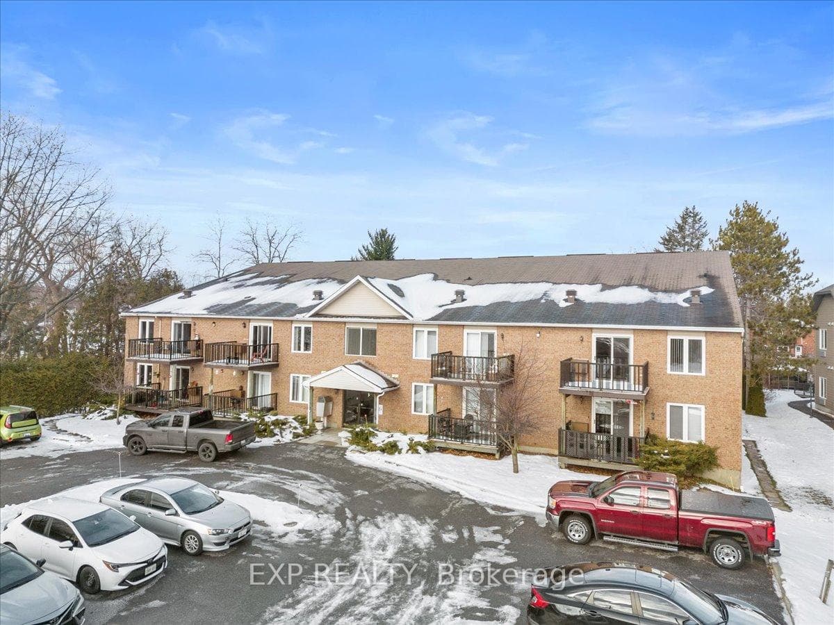 469 CHURCH Street Unit 18 photo 2