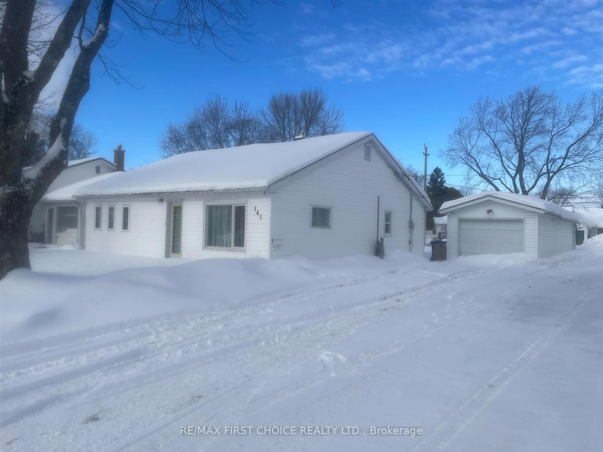 141 St. Charles Street photo 1