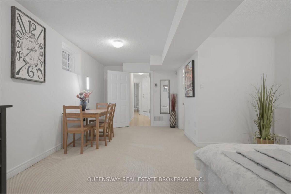 83 Floyd Avenue photo 35