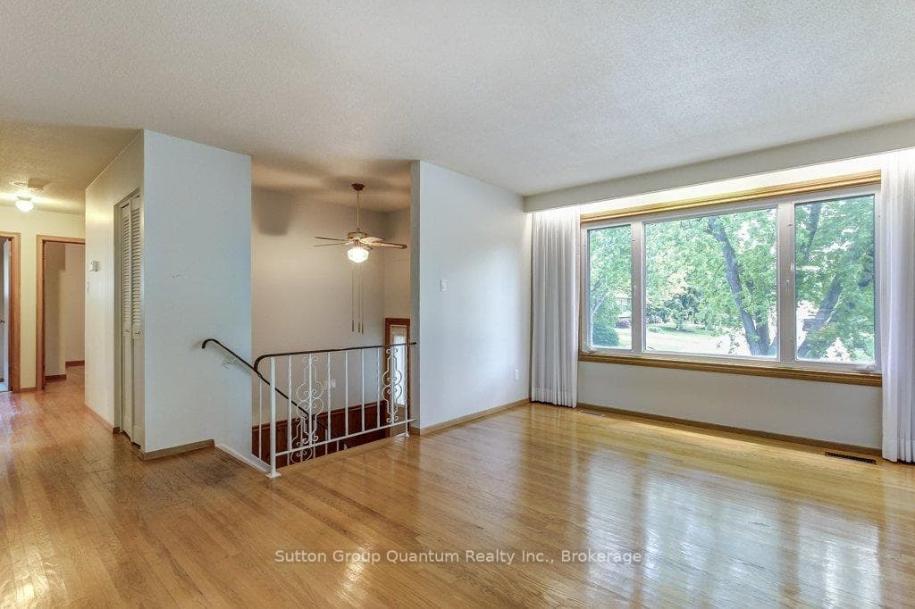 70 Graystone Drive photo 9