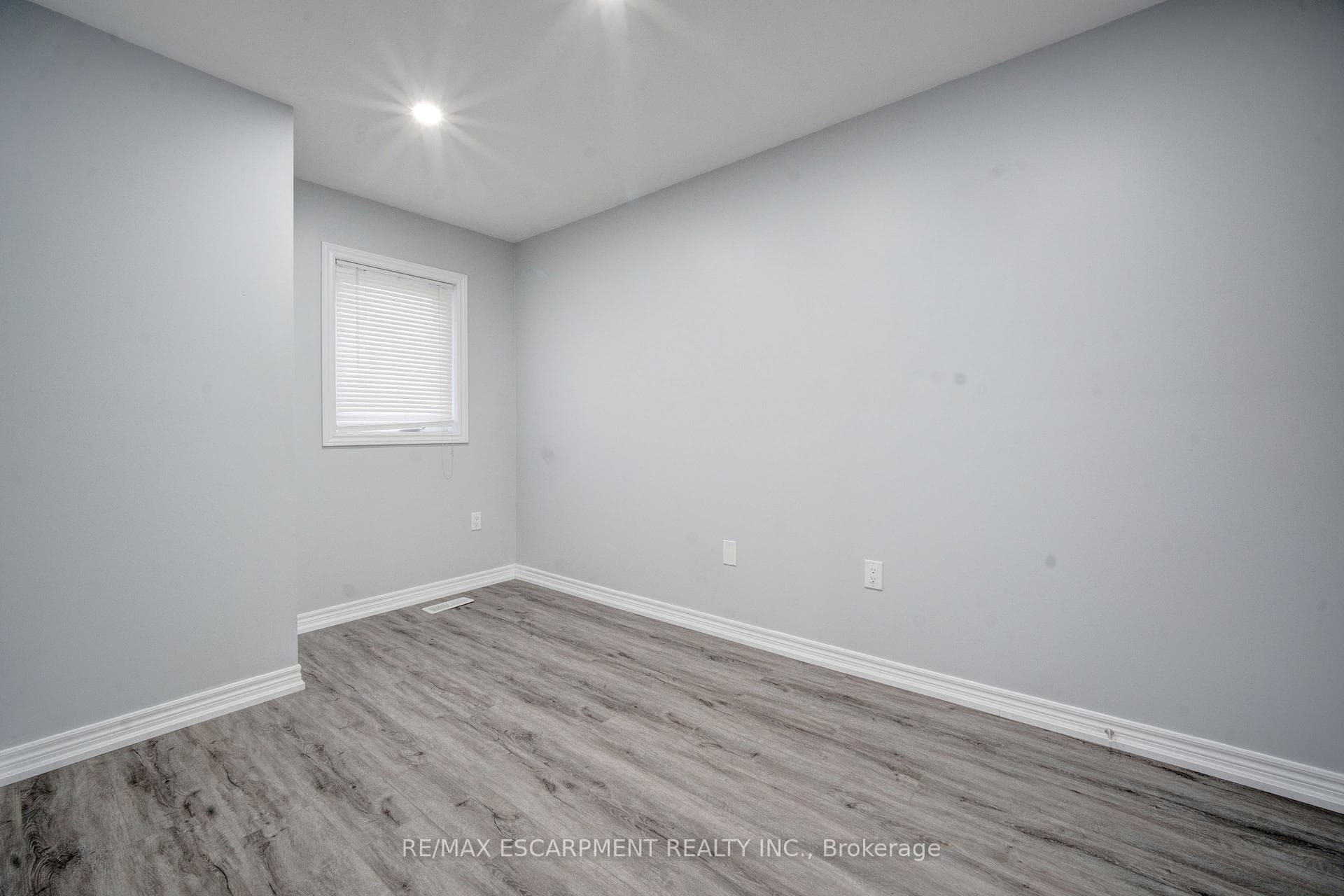 404 Linden Drive photo 28