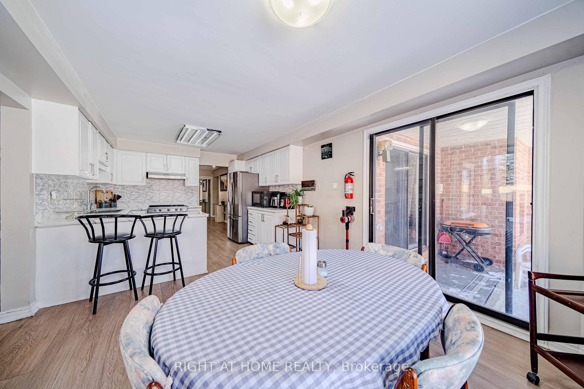 10 Lawson Court photo 23