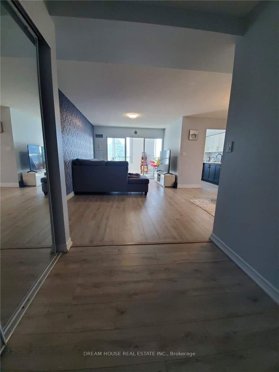 68 Corporate Drive Unit 1833 photo 4