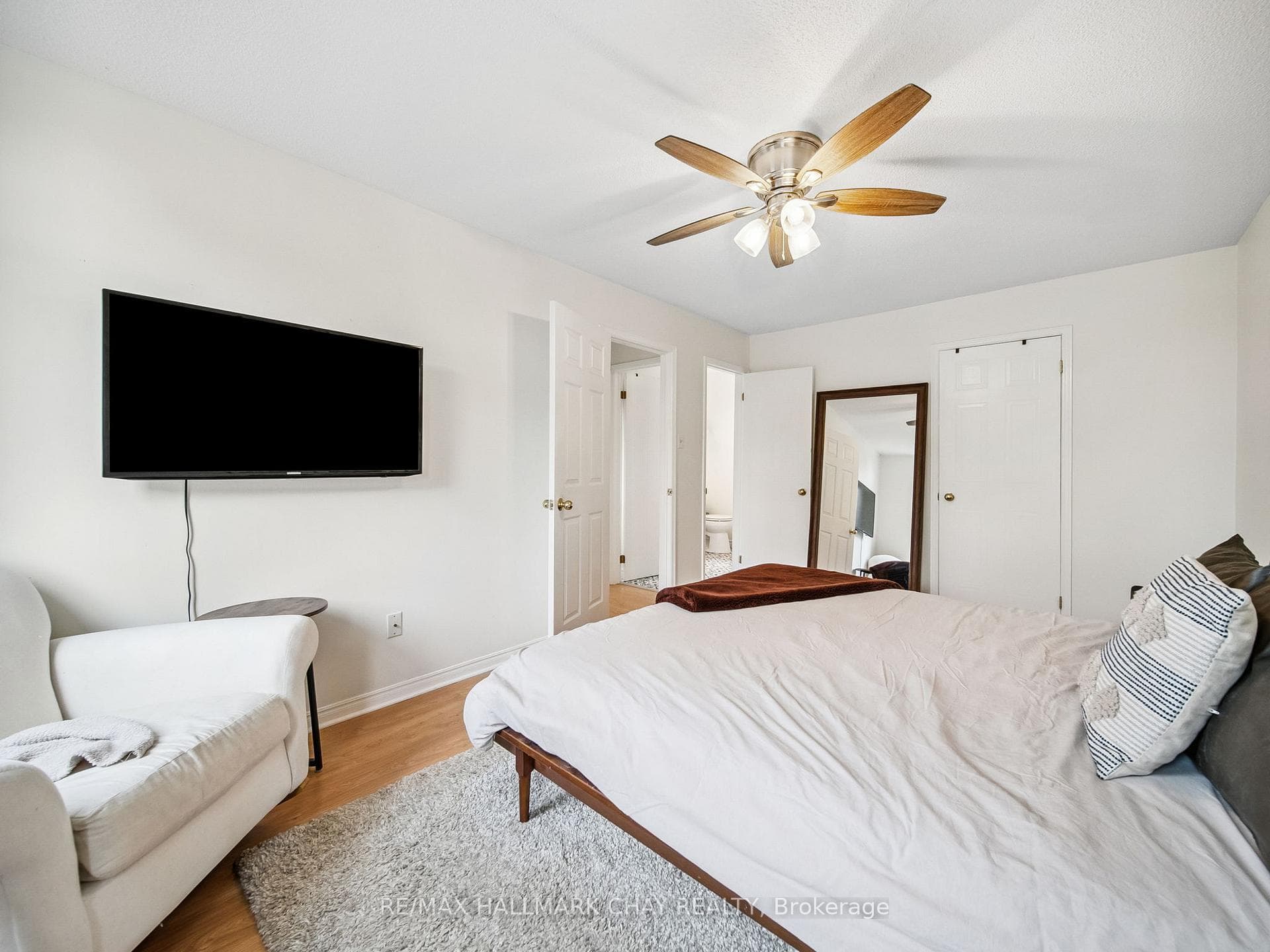 8 Darren Drive photo 29