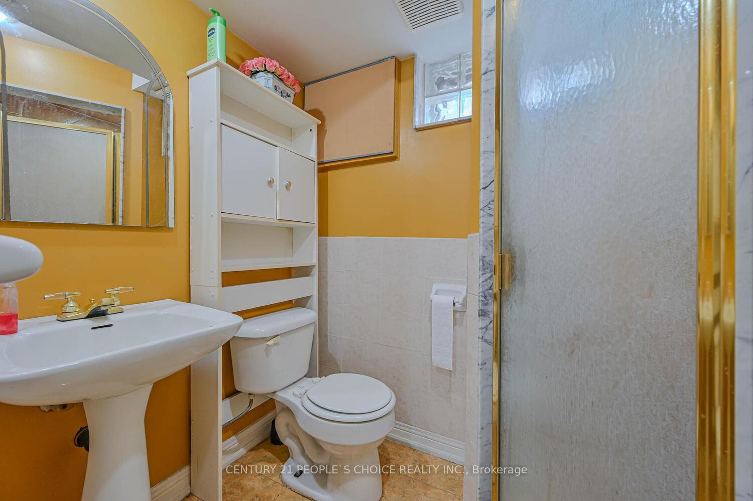 11 Checker Court photo 35