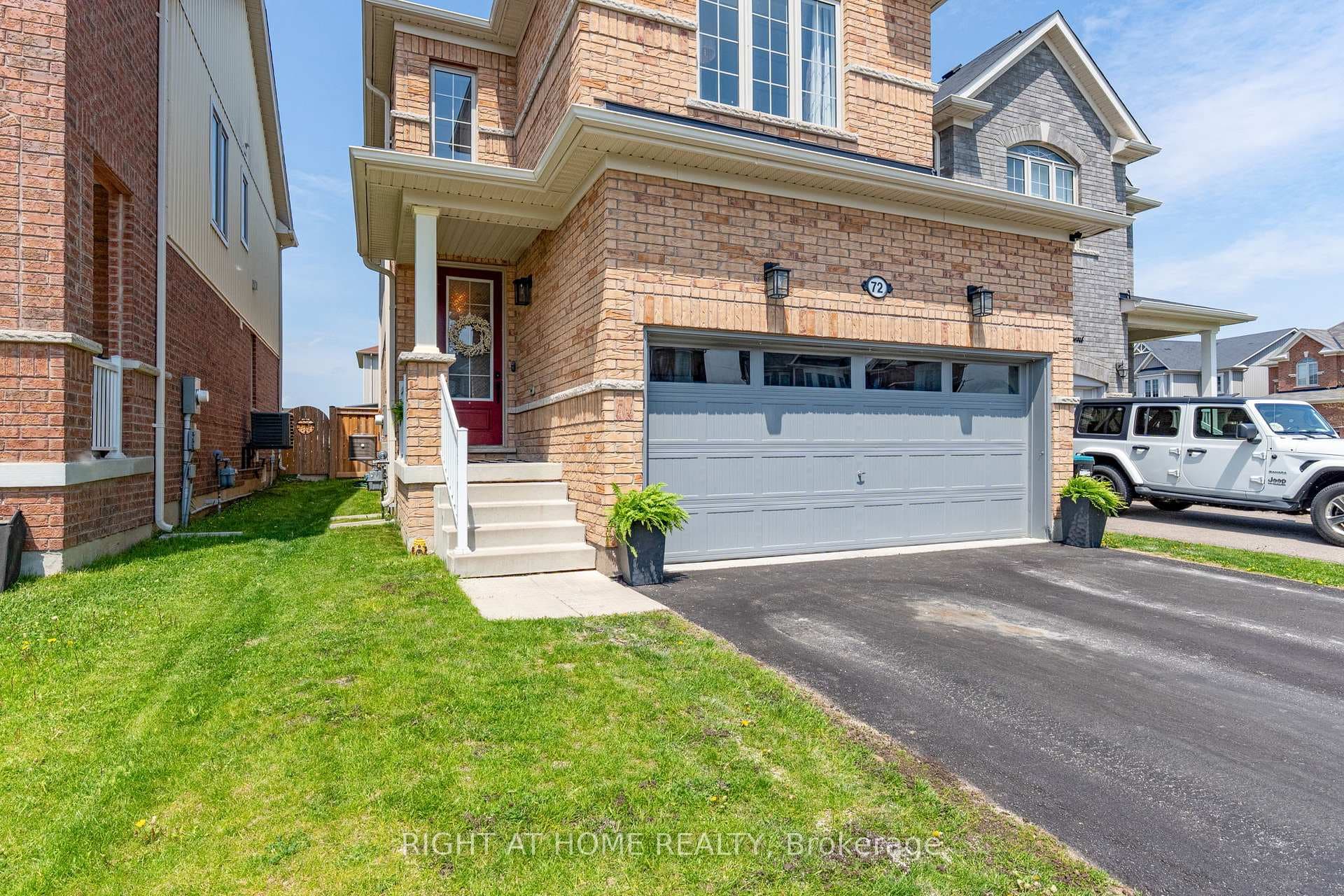 72 Wagner Crescent photo 3