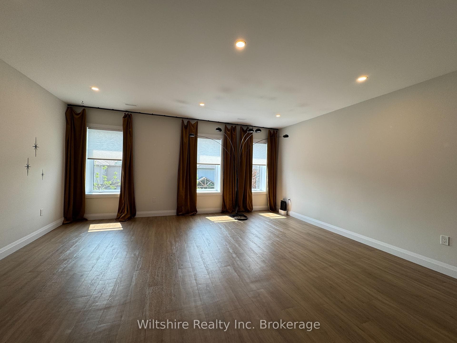 361 Quarterline Road Unit 1105 photo 5