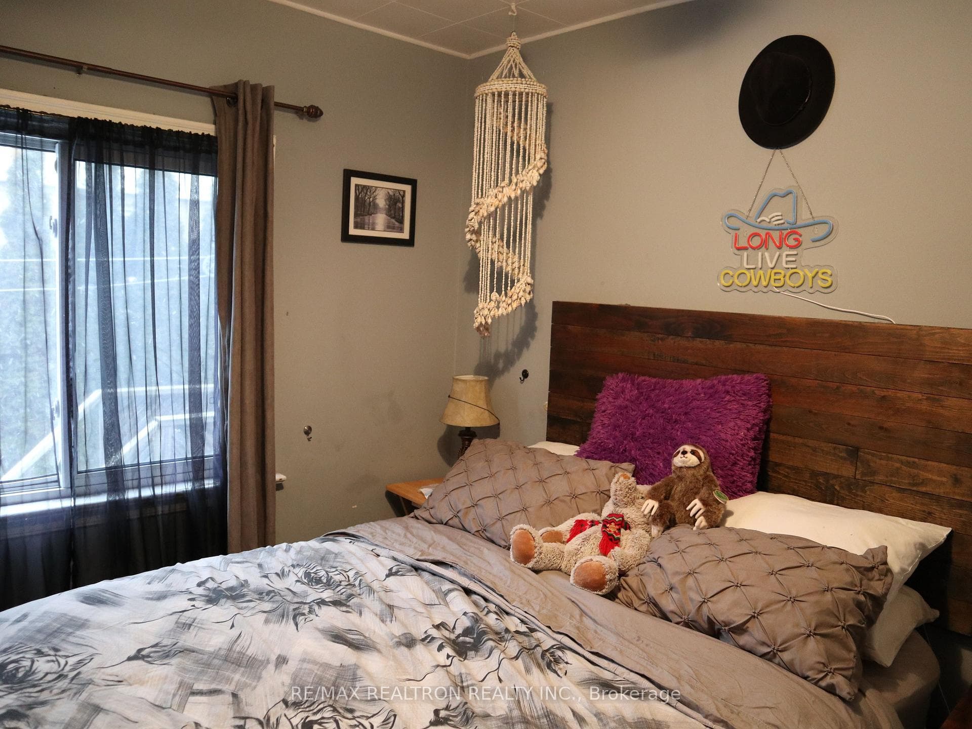 153 Pitt Avenue photo 11