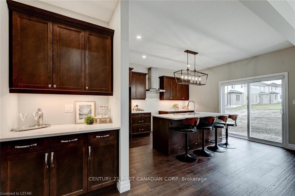 124 Basil Crescent photo 8