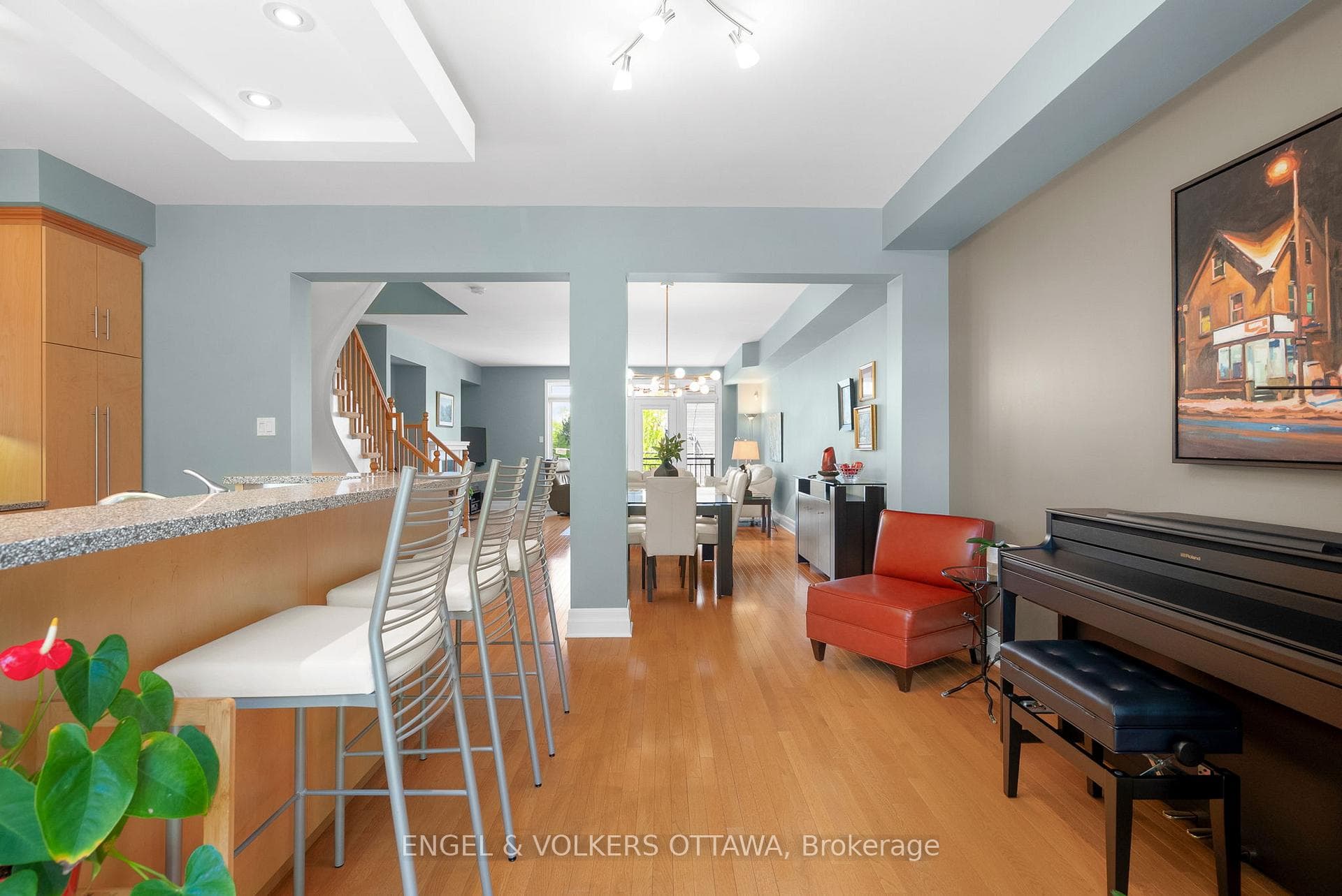 106 Tay Street photo 19