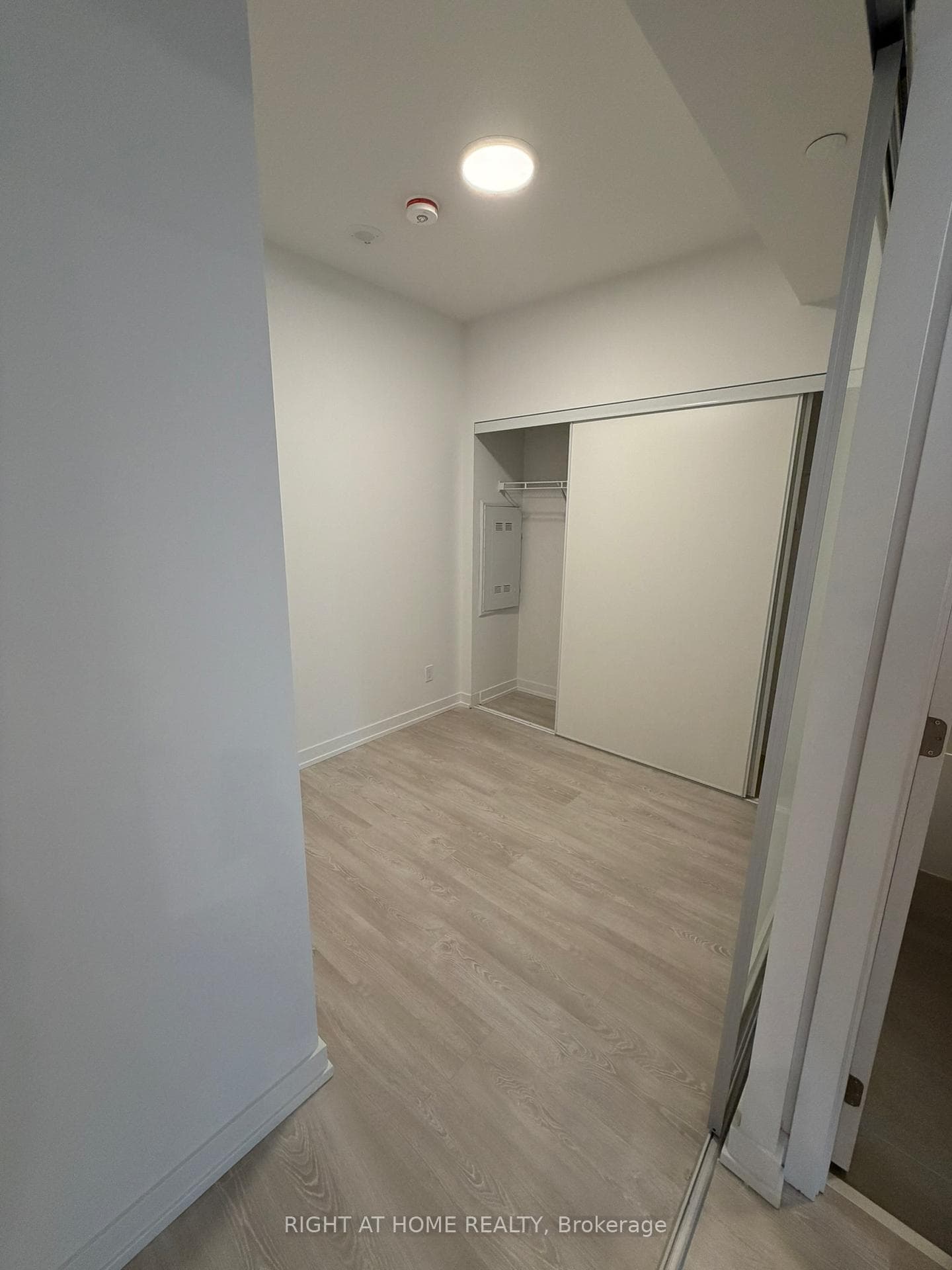 35 Parliament Street Unit 506 photo 13