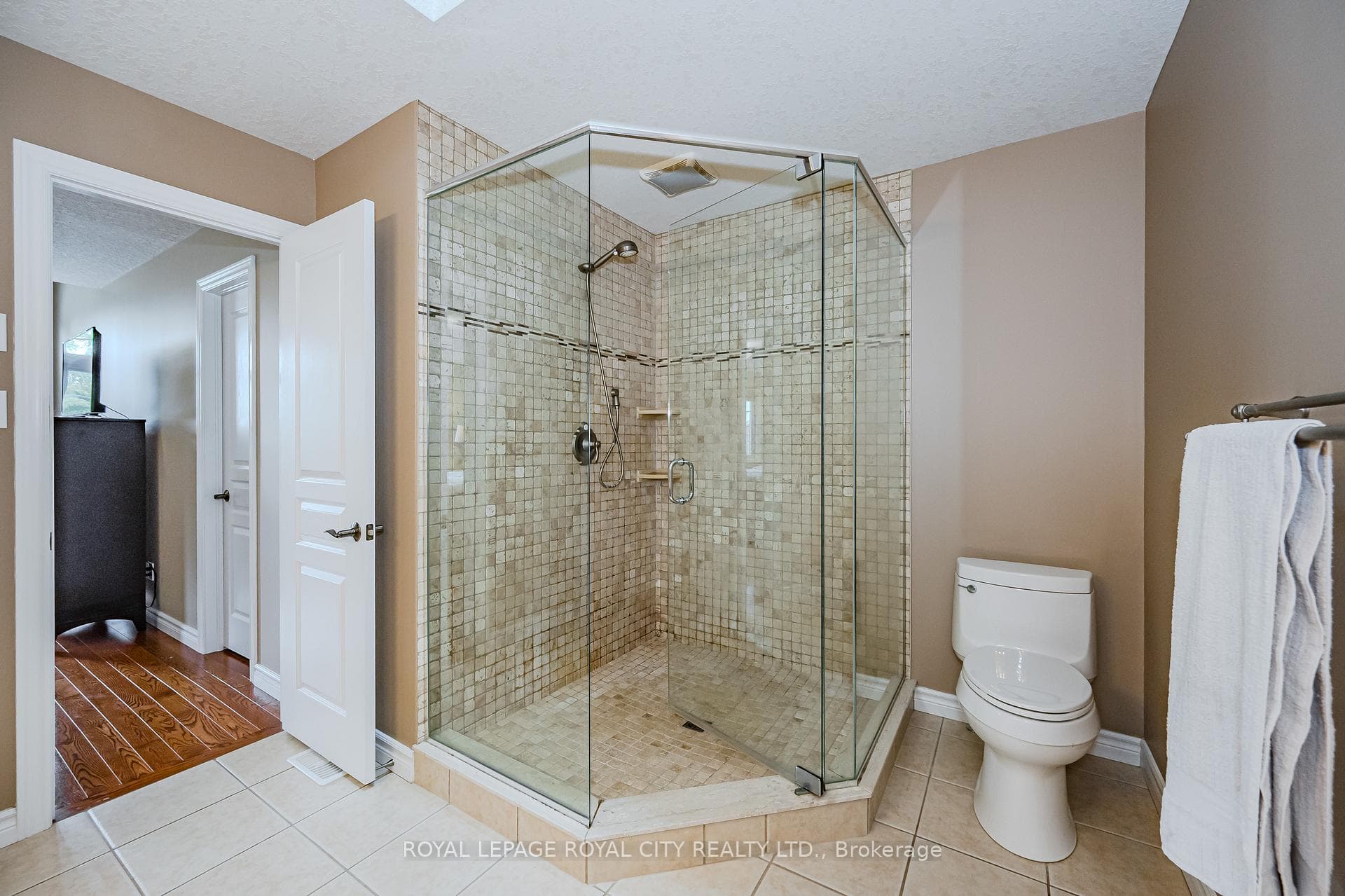 20 Lowes Road photo 18