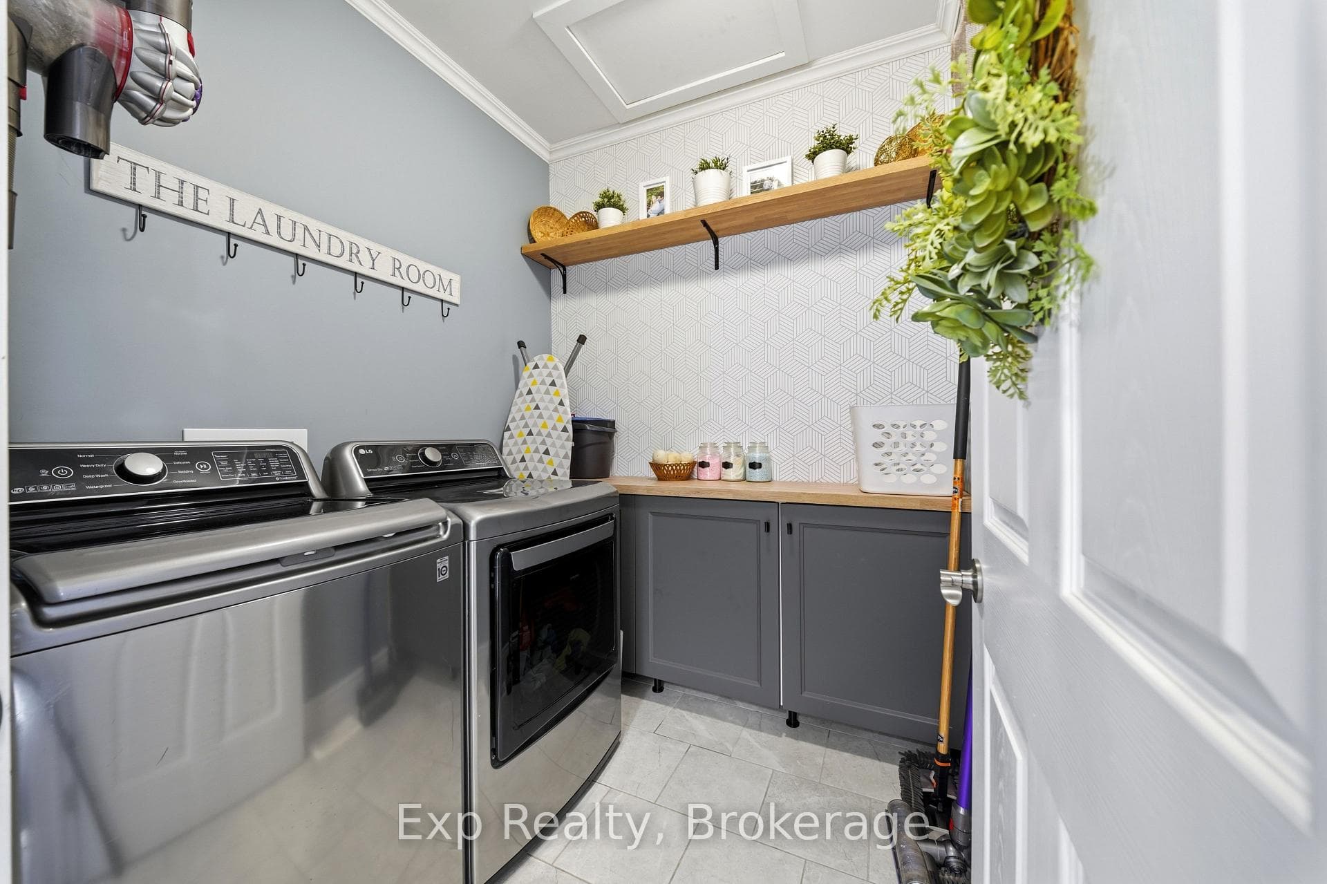 818 Palace Road photo 25