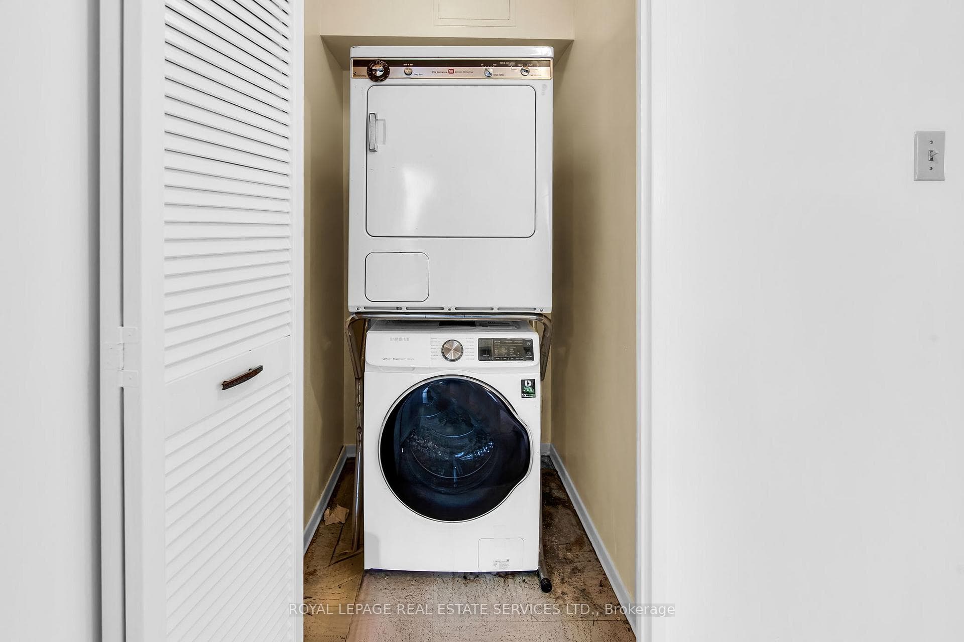 100 Quebec Avenue Unit 1811 photo 29
