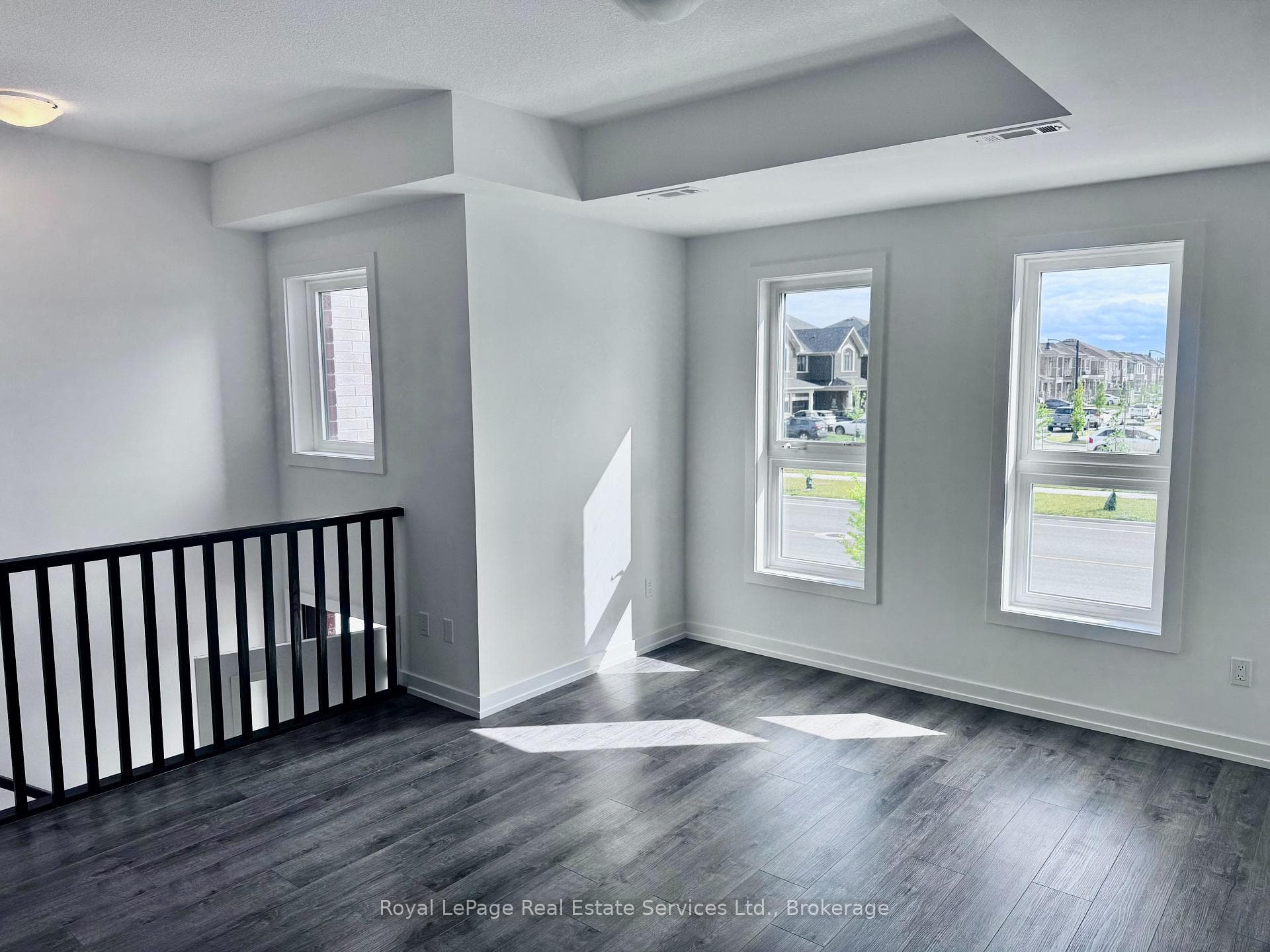 241 Burke Street photo 3