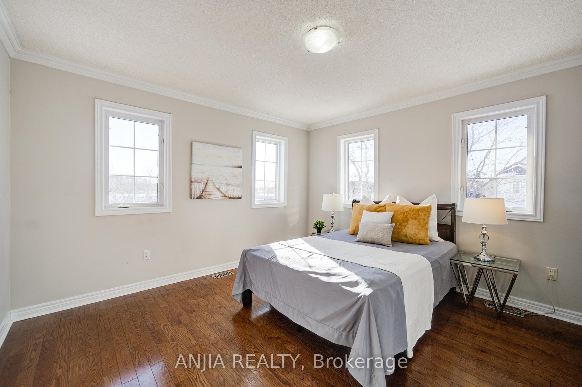 42 Reginald Lamb Crescent photo 29