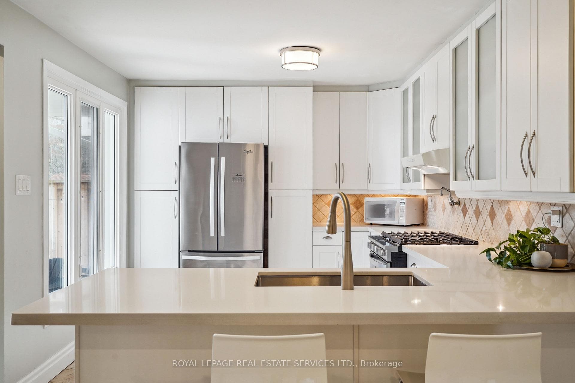 1269 Forest Hill photo 9