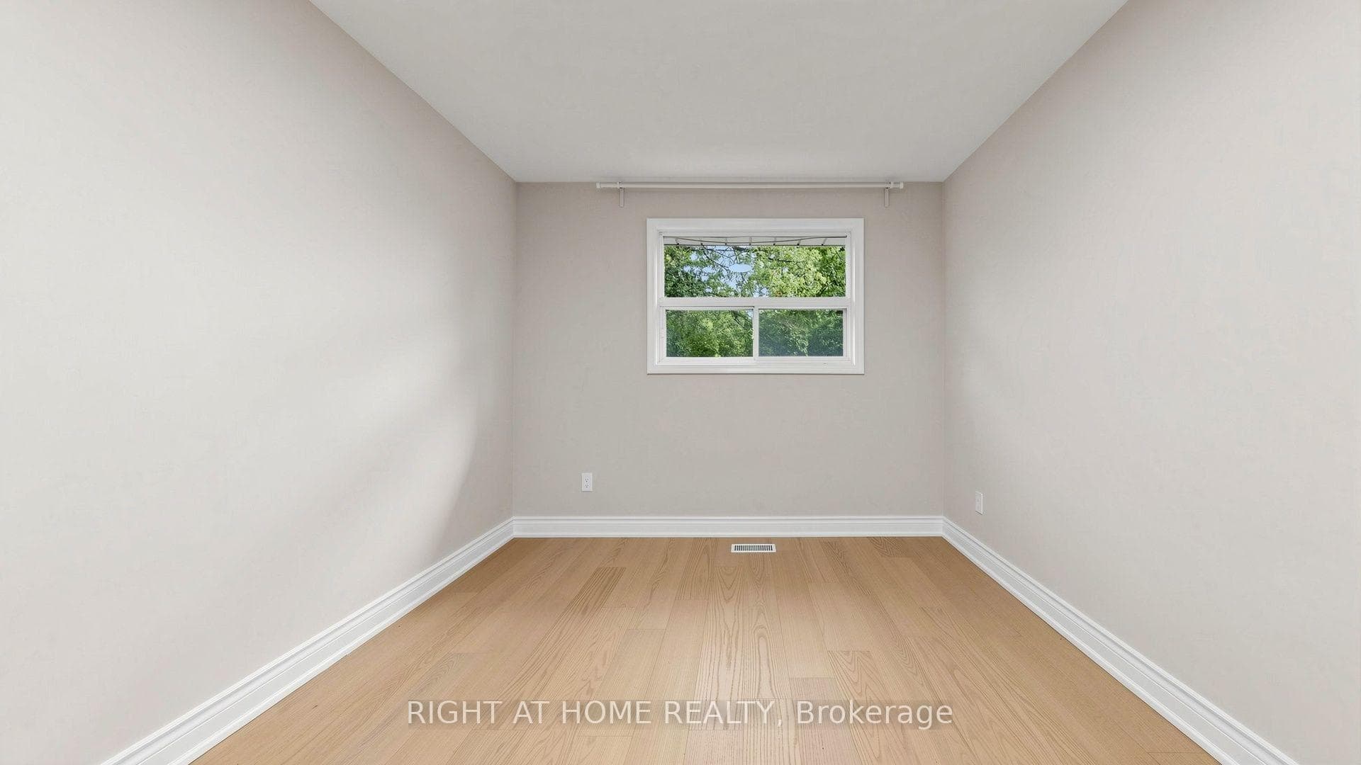76 Fenside Drive photo 15