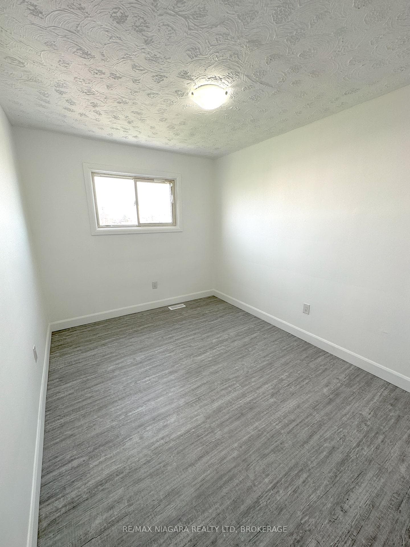 71 Hagey Avenue Unit 1 photo 11