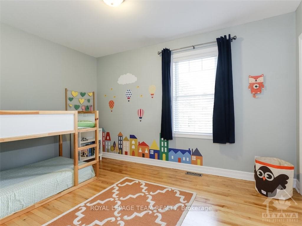 572 COLE Avenue photo 17