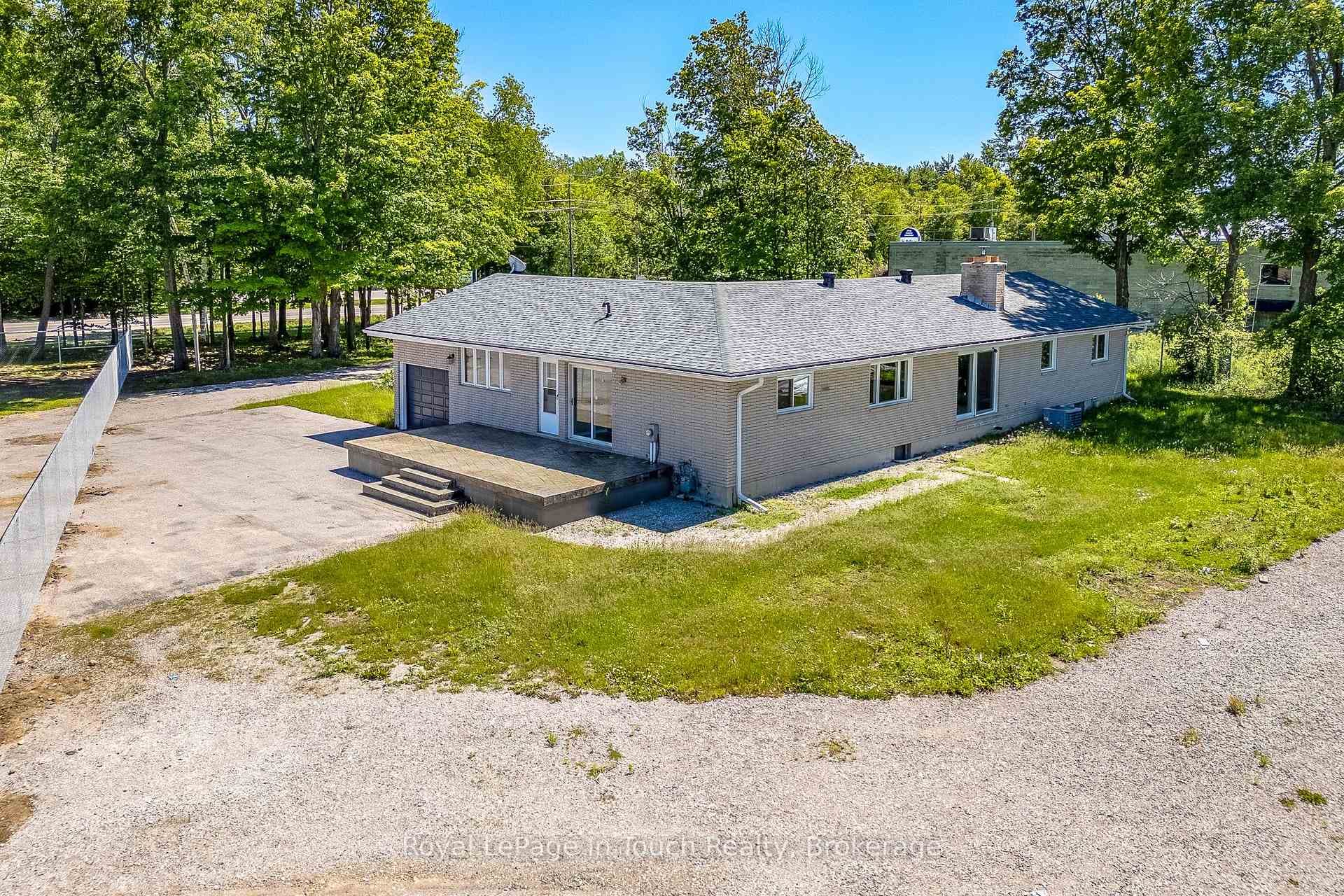 740 Balm Beach Road photo 5