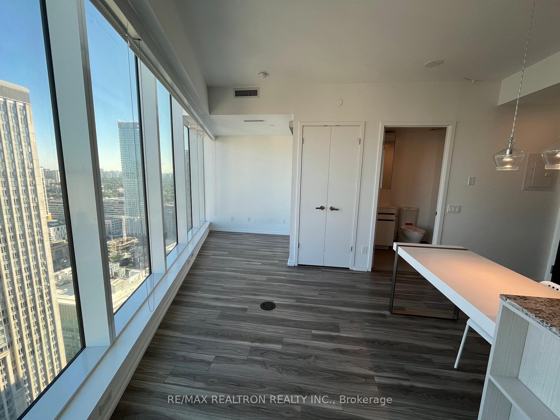 197 Yonge Street Unit 3113 photo 15