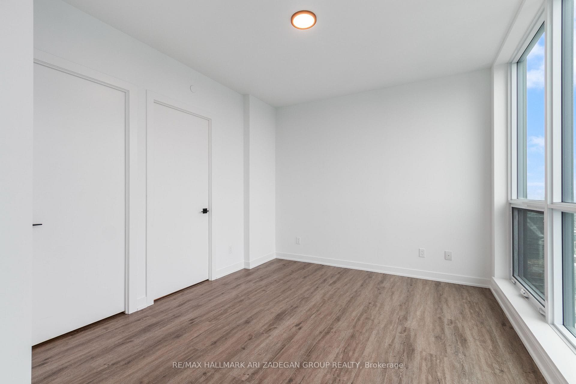 327 King Street Unit 4606 photo 18