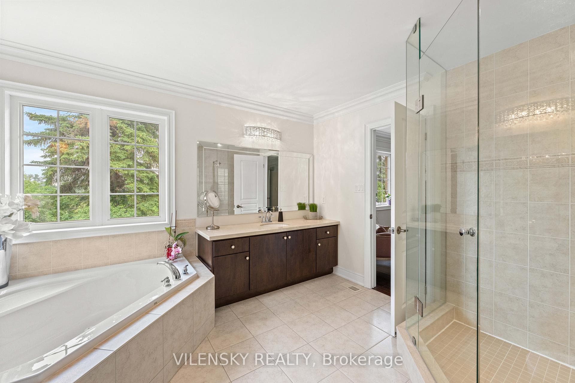 51 Lady Karen Crescent photo 24