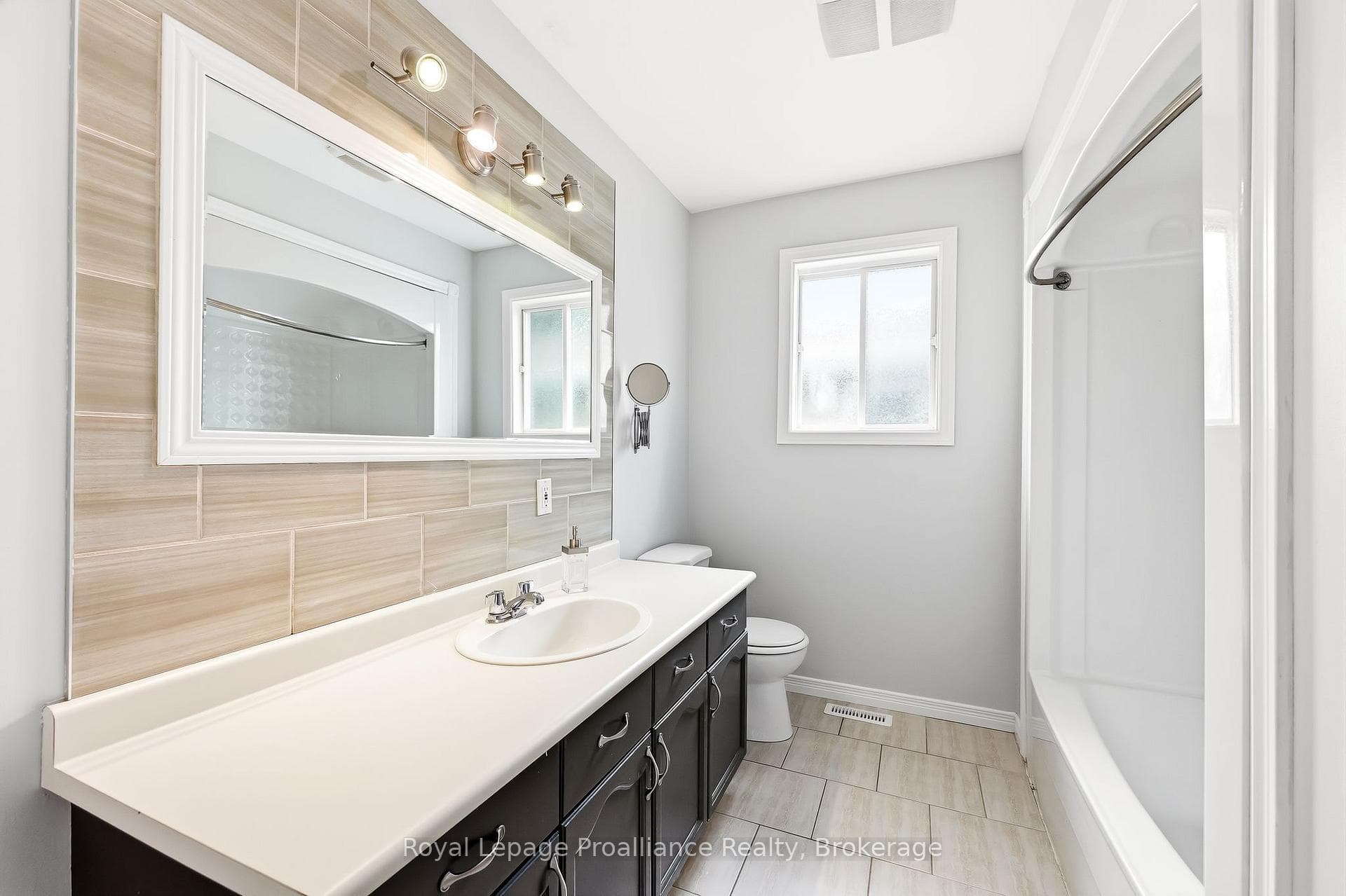 158 Ontario Street photo 26