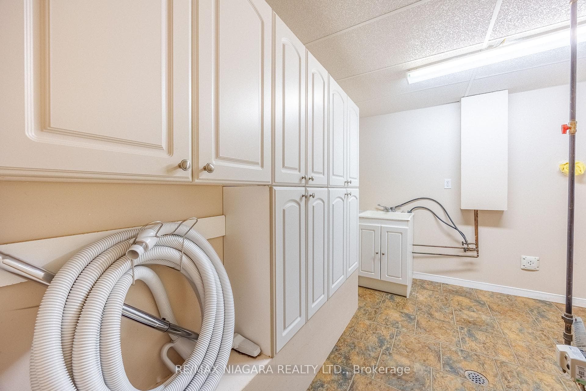 65 Arbour Glen Drive photo 28