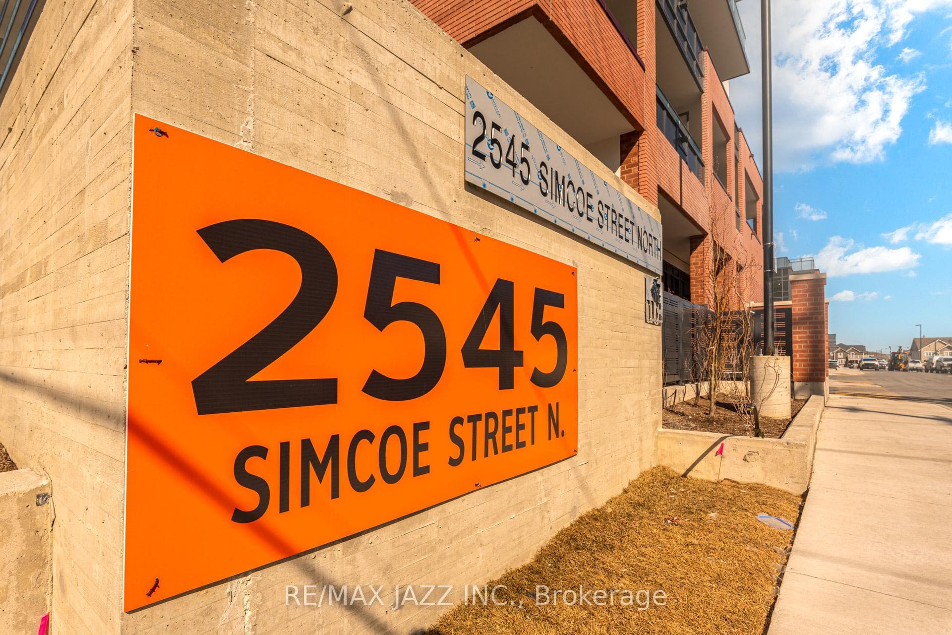 2545 Simcoe Street Unit 2102 photo 3