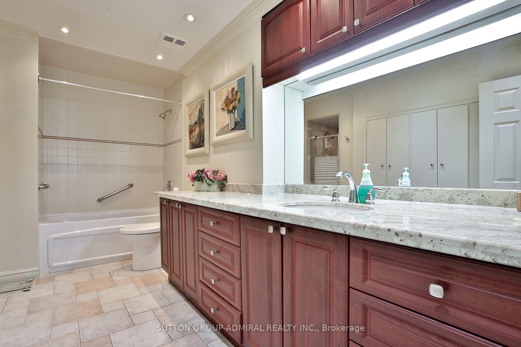 333 Clark Avenue Unit 106 photo 25