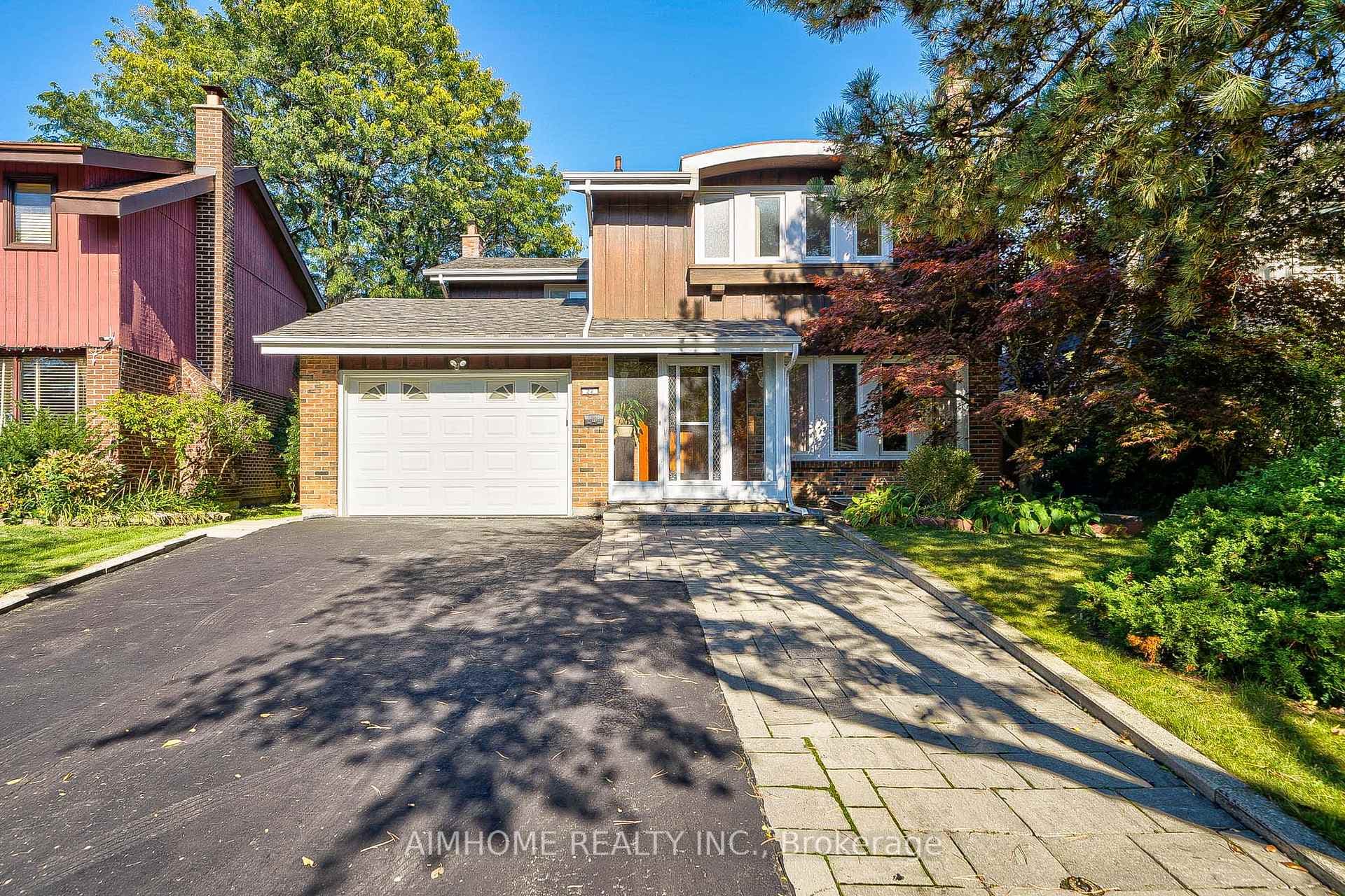27 Macklingate Court photo 1