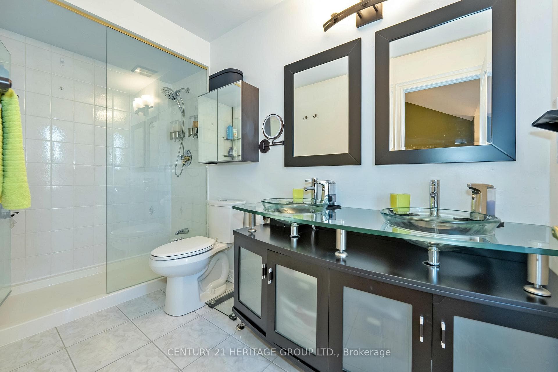389 Bantry Avenue photo 30