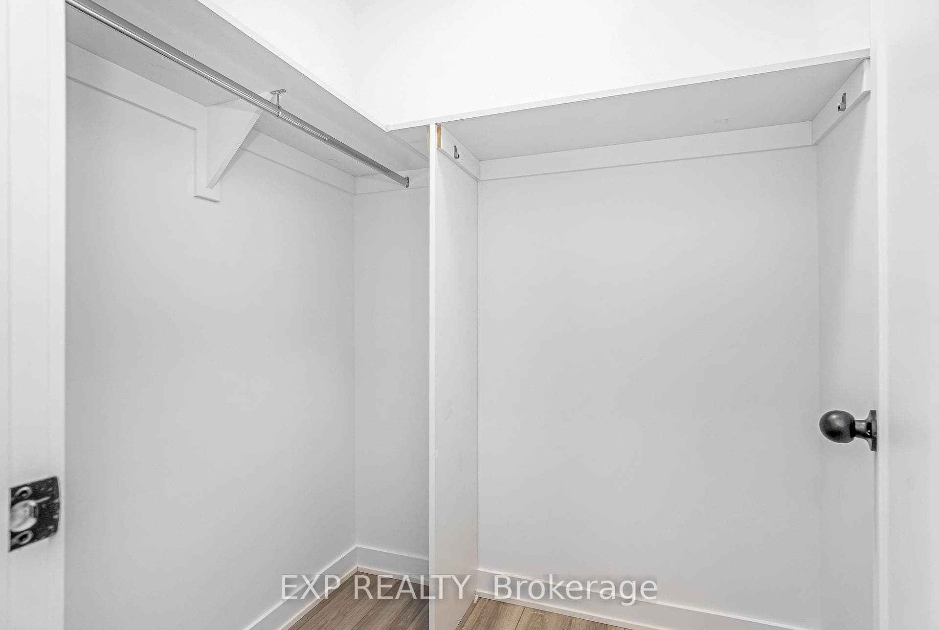 1373 Louis Lane Unit B photo 8