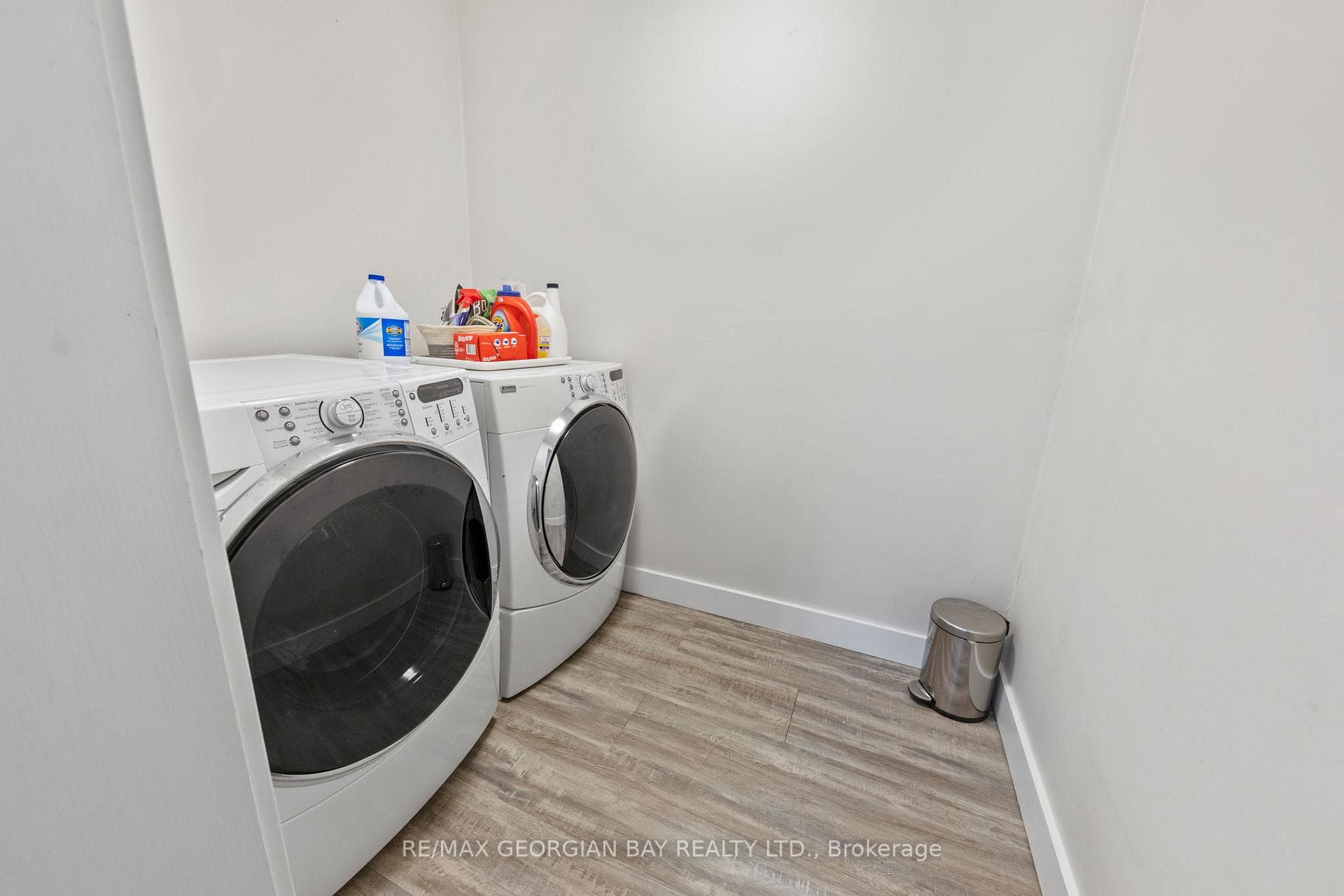 51 Louis Avenue photo 23