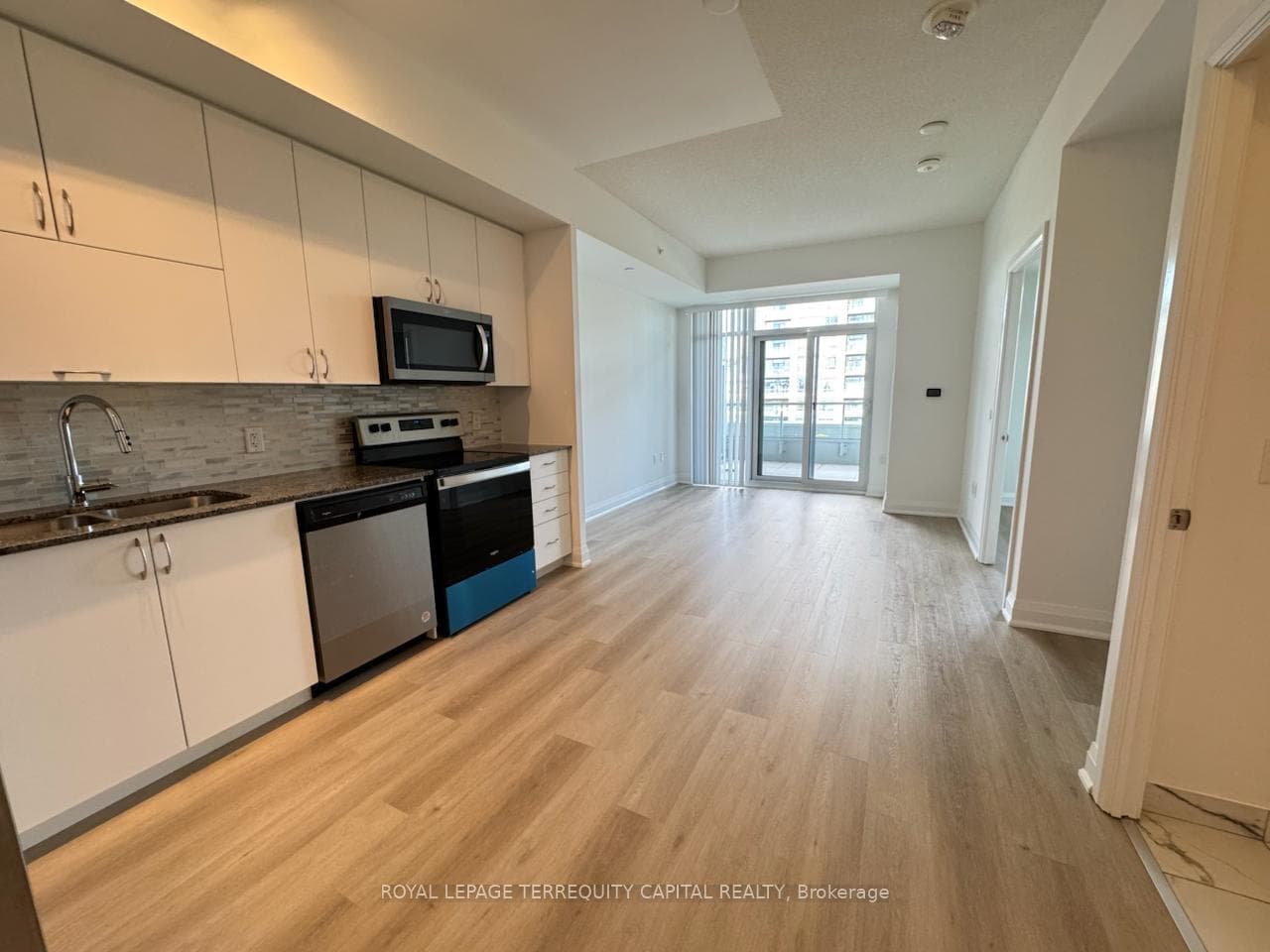 3220 Sheppard Avenue Unit 705 photo 3
