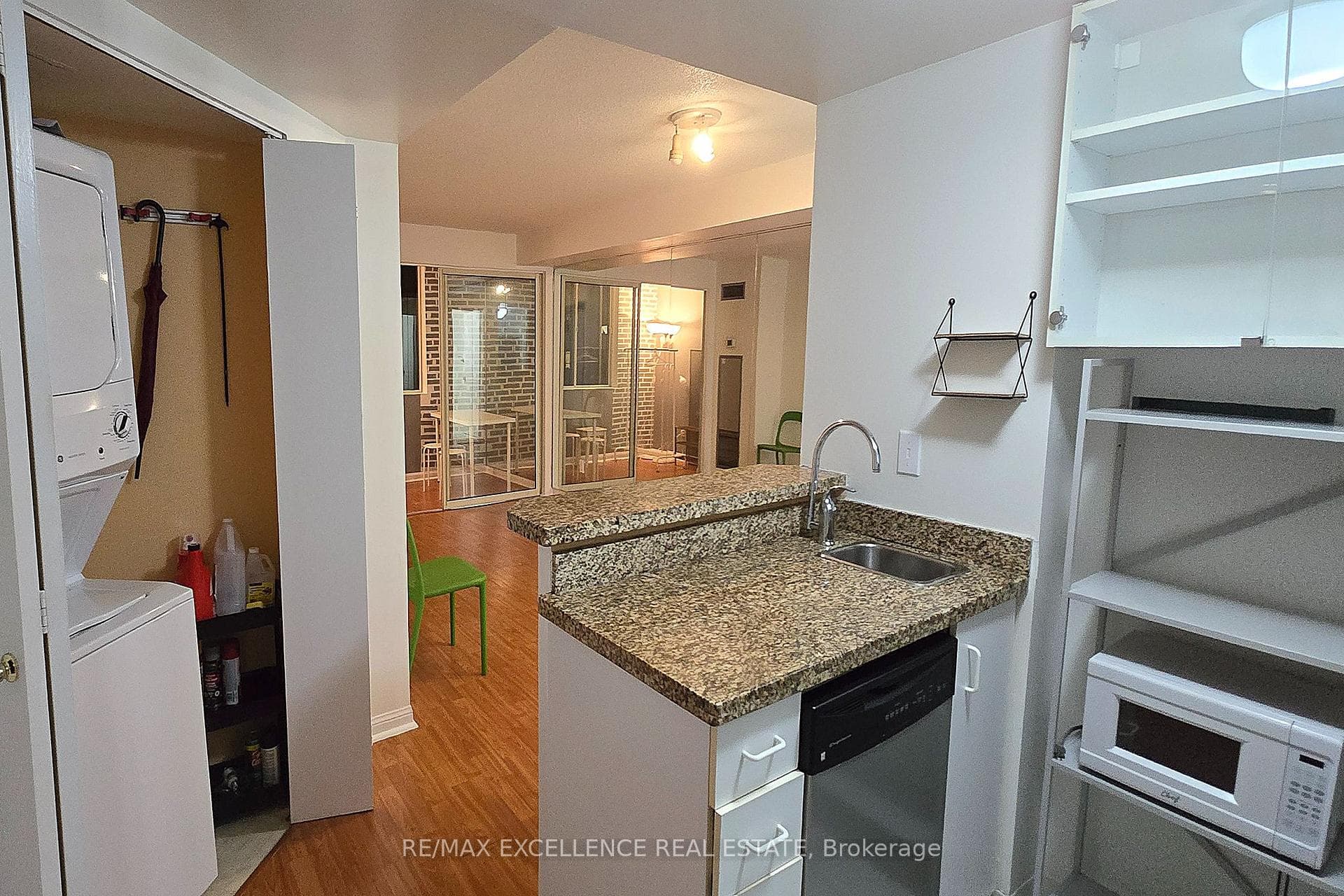 25 Grenville Street Unit 809 photo 7