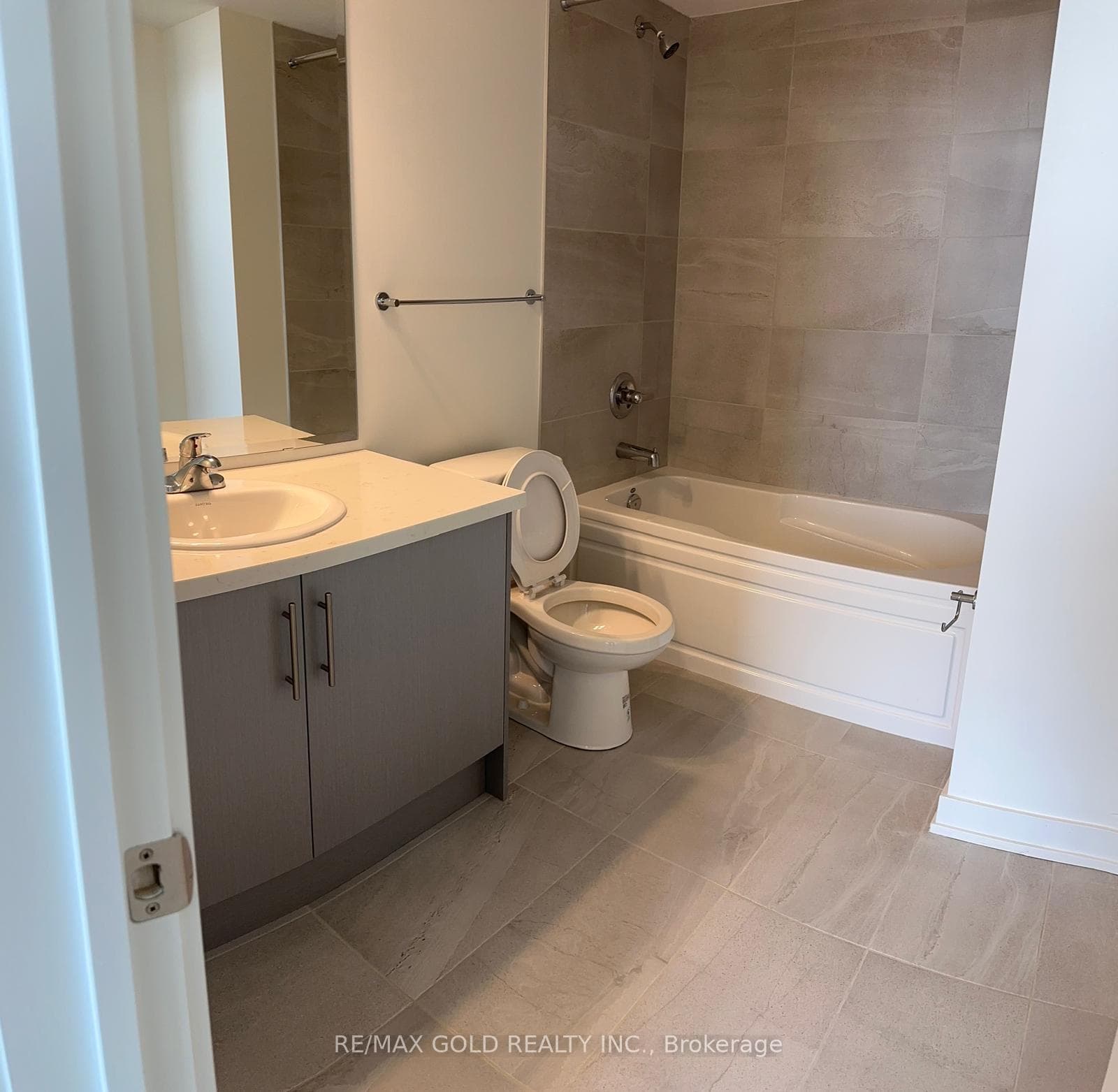 65 Romilly Avenue Unit 24 photo 5