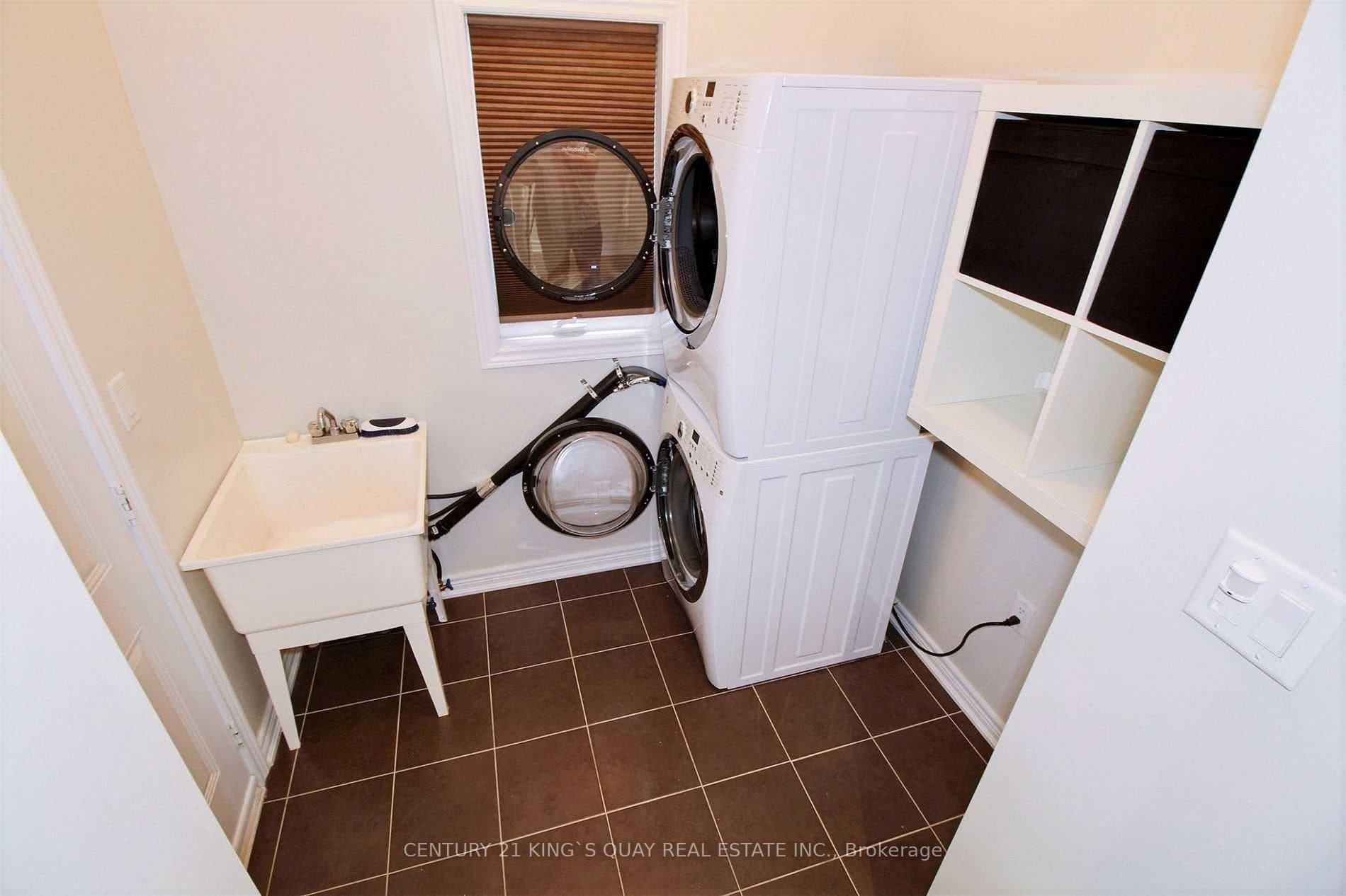 16 Reynolds Crescent photo 24