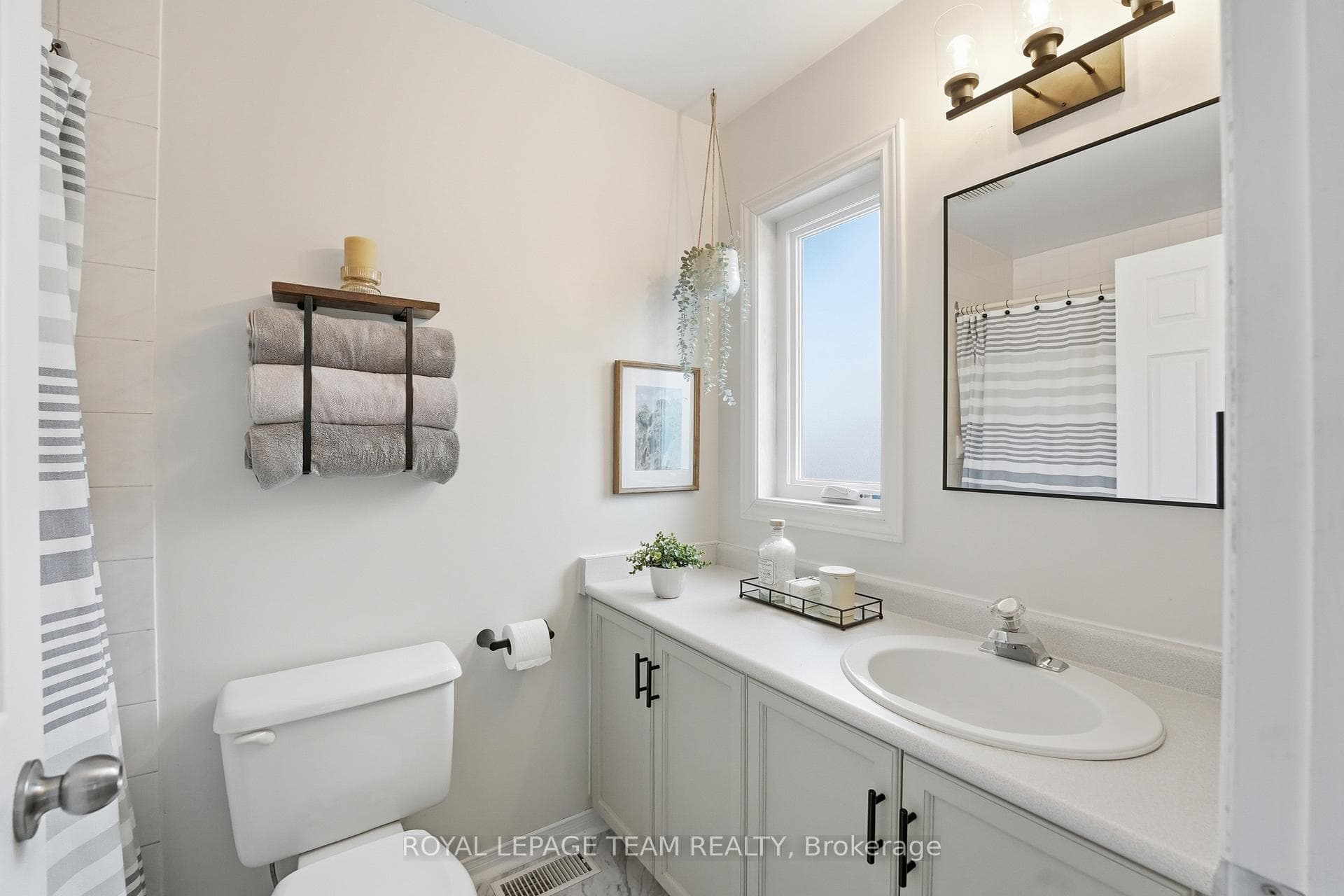 11 Furlong Crescent photo 30